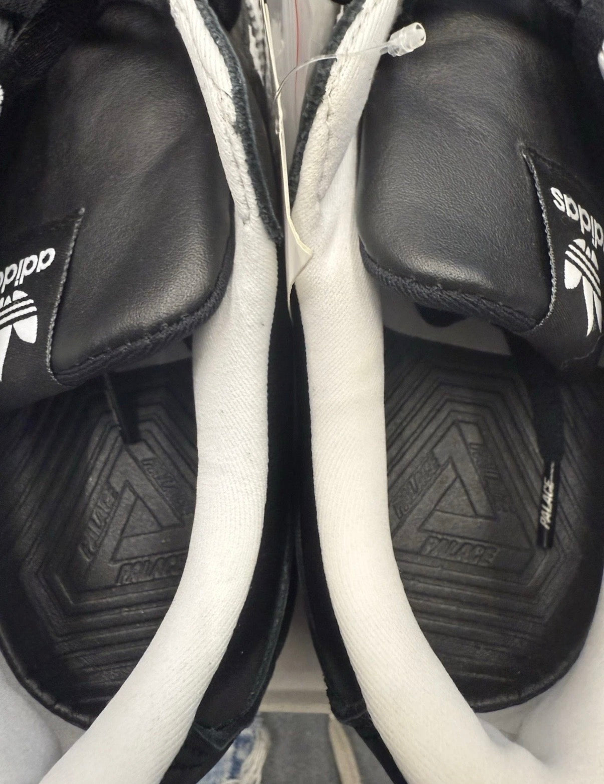 ADIDAS CAMTON TRAINER PALACE BLACK (W/BOX)