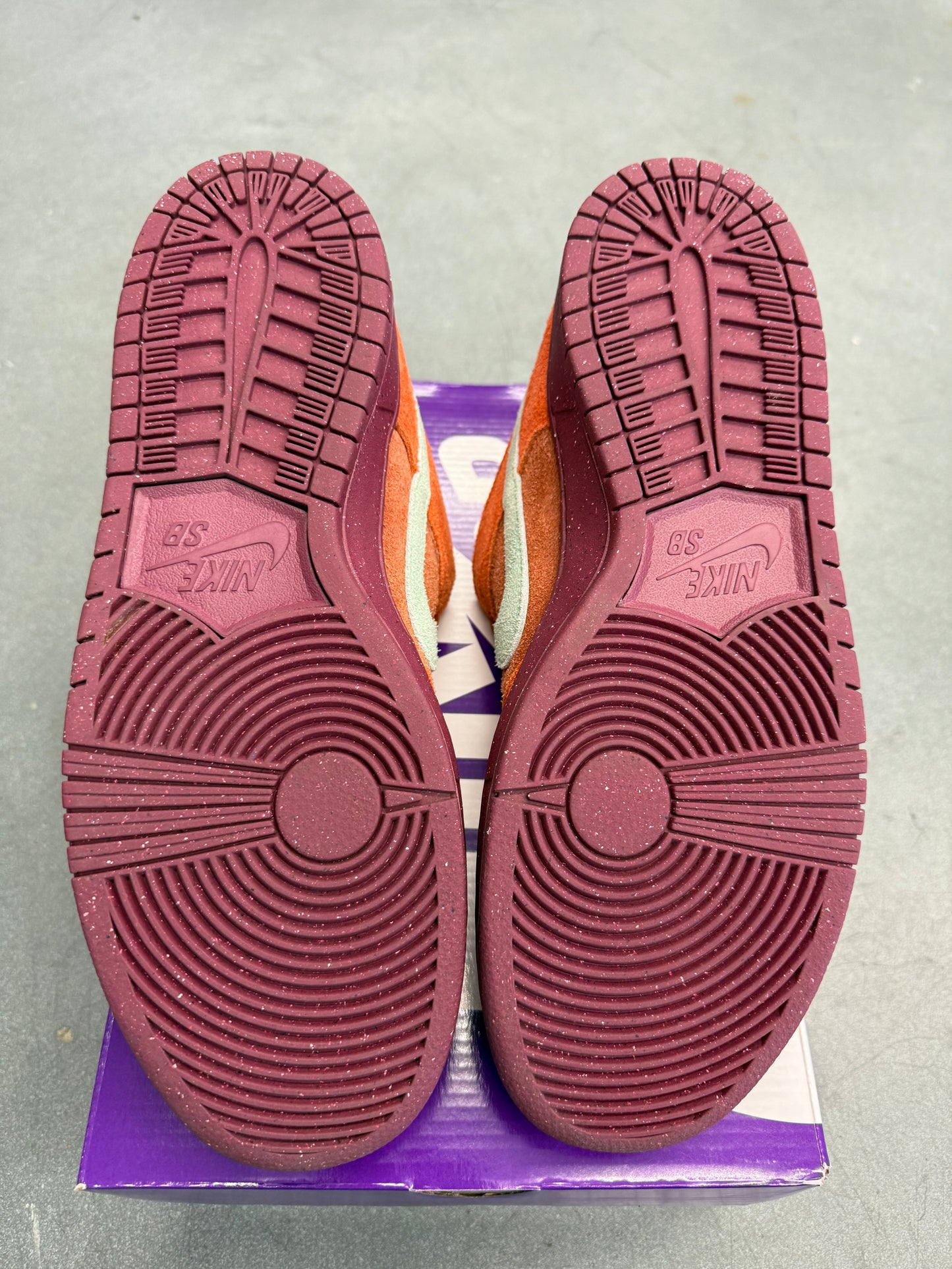 2023 SIZE 13 NIKE SB DUNK LOW MYSTIC RED ROSEWOOD