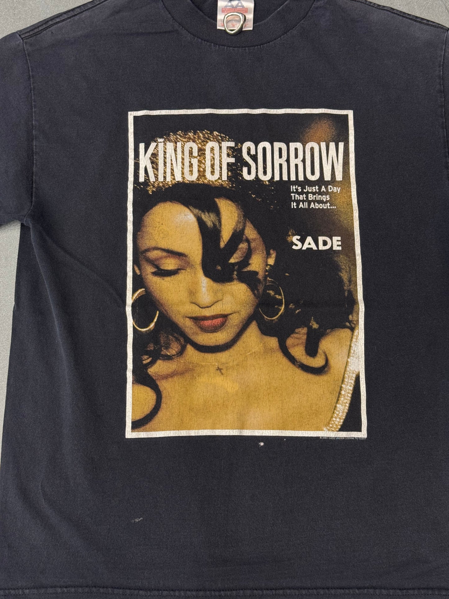 2001 SADE KING OF SORROW TEE (AAA TAG)