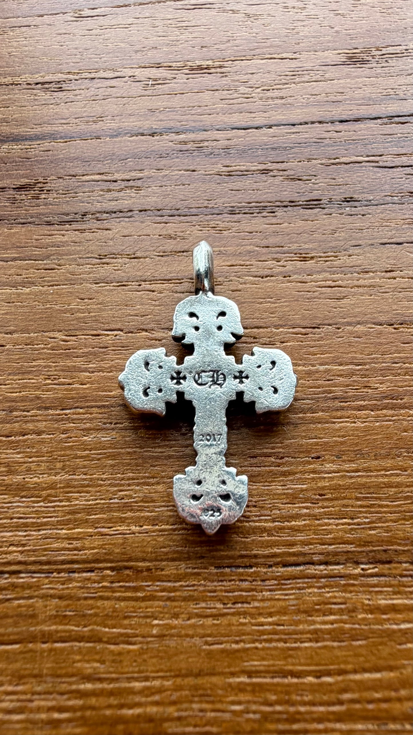 CHROME HEARTS TINY FILIGREE CROSS SILVER PENDANT