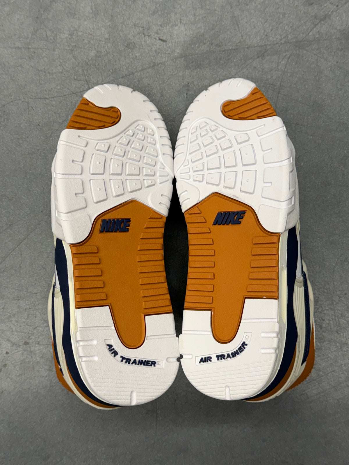 SIZE 9 2014 NIKE AIR TRAINER 3 MEDICINE BALL (NEW WITH BOX)