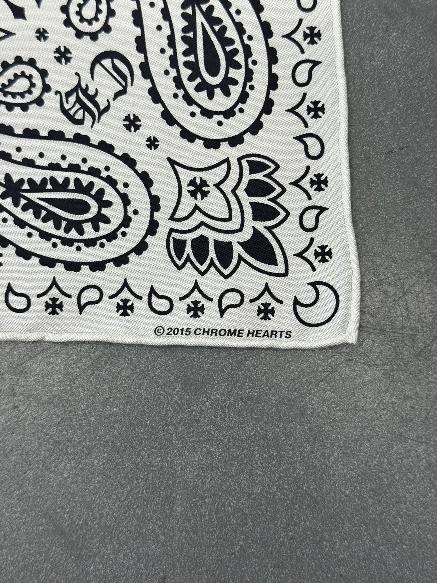 CHROME HEARTS SHOCK TREATMENT SILK BANDANA - WHITE