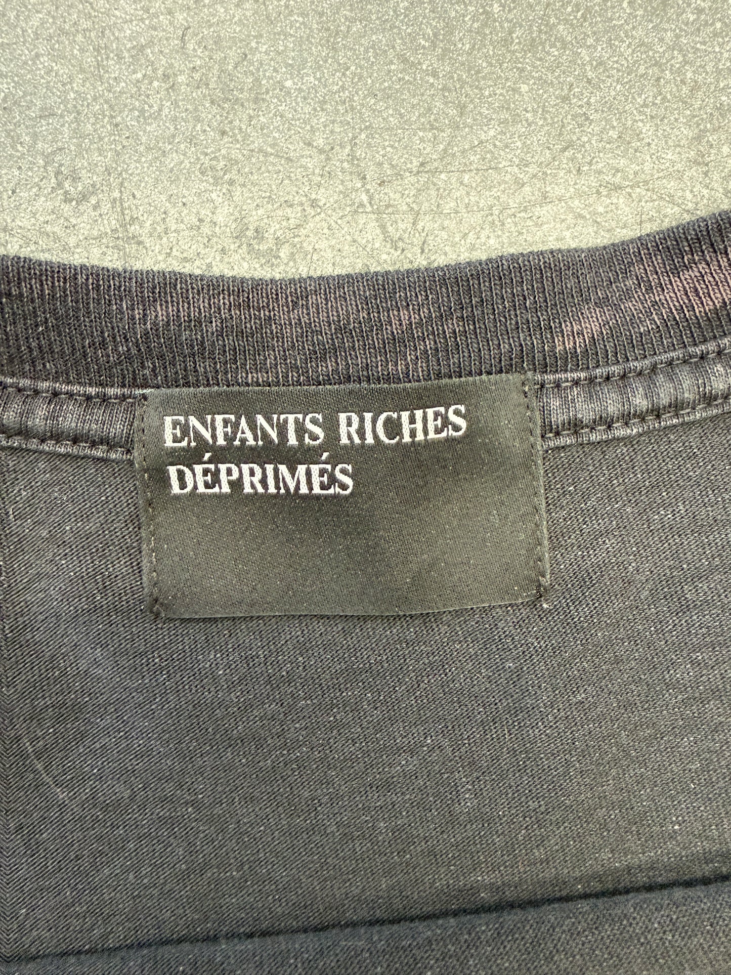 FW25 ENFANTS RICHES DEPRIMES PSYCHOTHÉRAPIE DE LA'DOLESCENT TEE