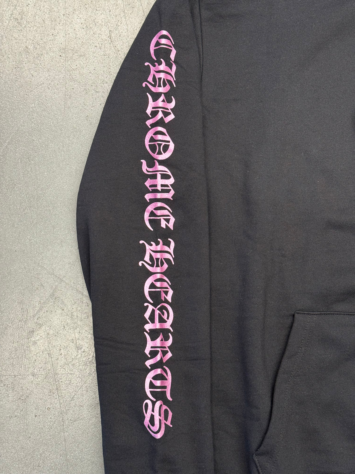 CHROME HEARTS DEADLY DOLL METALLIC FUSCHIA CROSS PULLOVER HOODIE