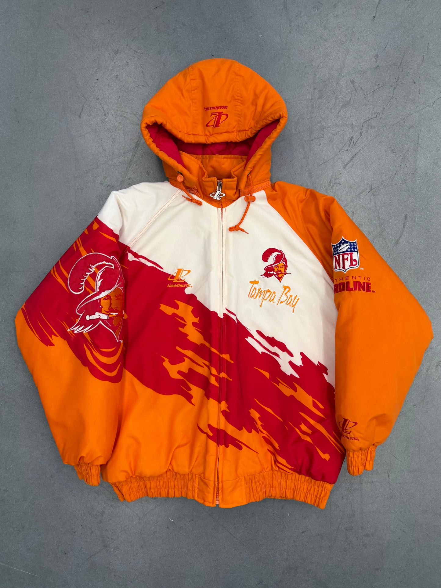 90'S LOGO ATHLETIC TAMPA BAY BUCCANEERS PUFFER JACKET