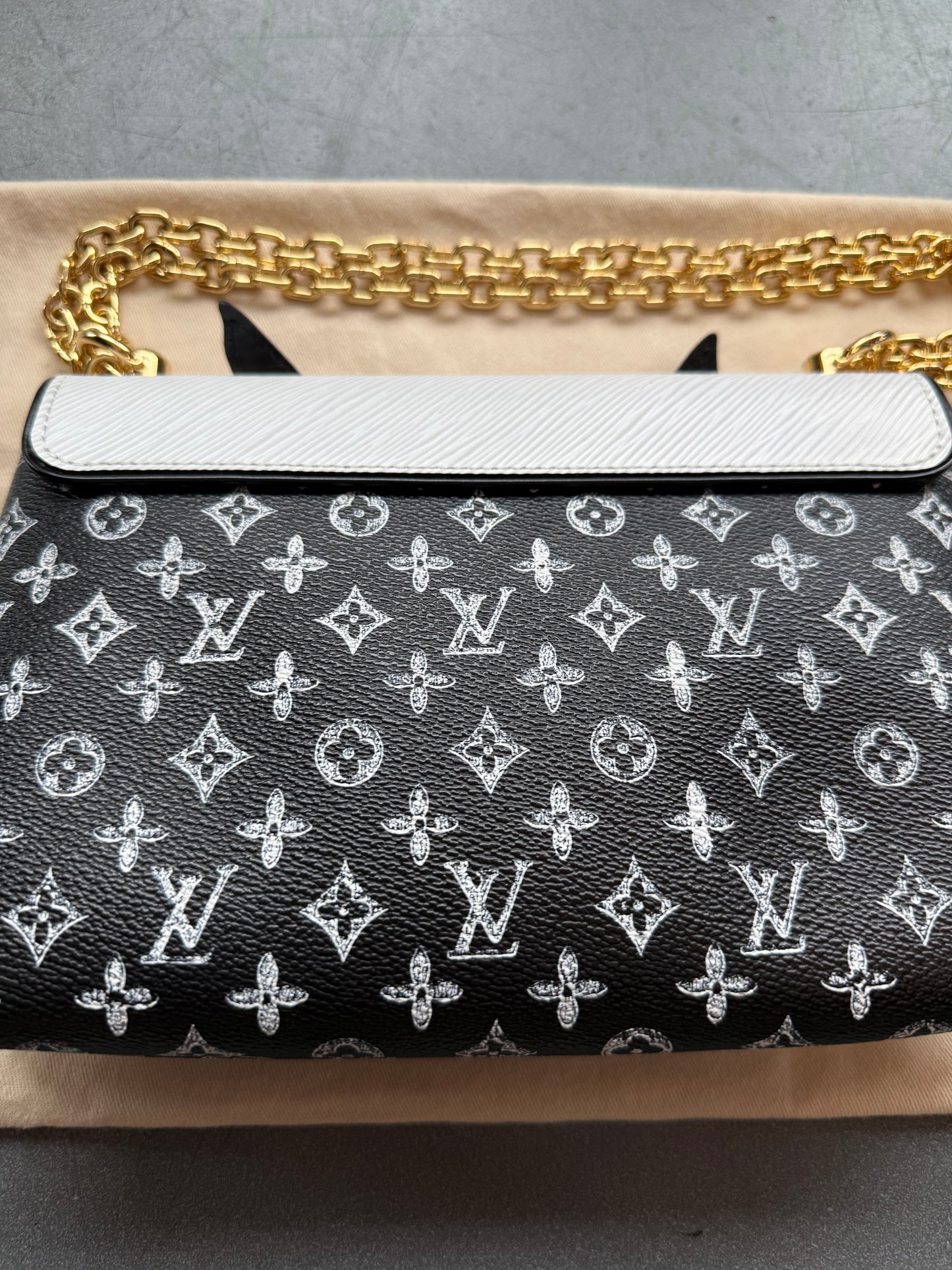 LOUIS VUITTON X GRACE CODDINGTON CATOGRAM POUCHETTE CHAIN CLUTCH BAG (PRE-OWNED WITH DUSTBAG) (TANIA)