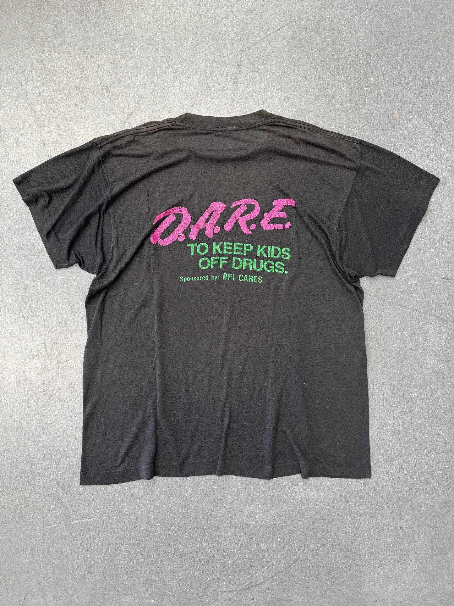 90'S D.A.R.E. TO KEEP KIDS OFF DRUGS PAPER THIN DISTRESSED TEE (PULLED TAG)