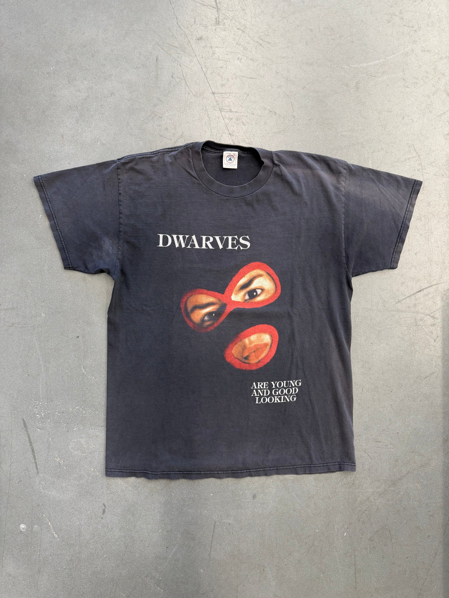 1997 DWARVES ARE YOUNG AND GOOD LOOKING TEE (DELTA TAG)