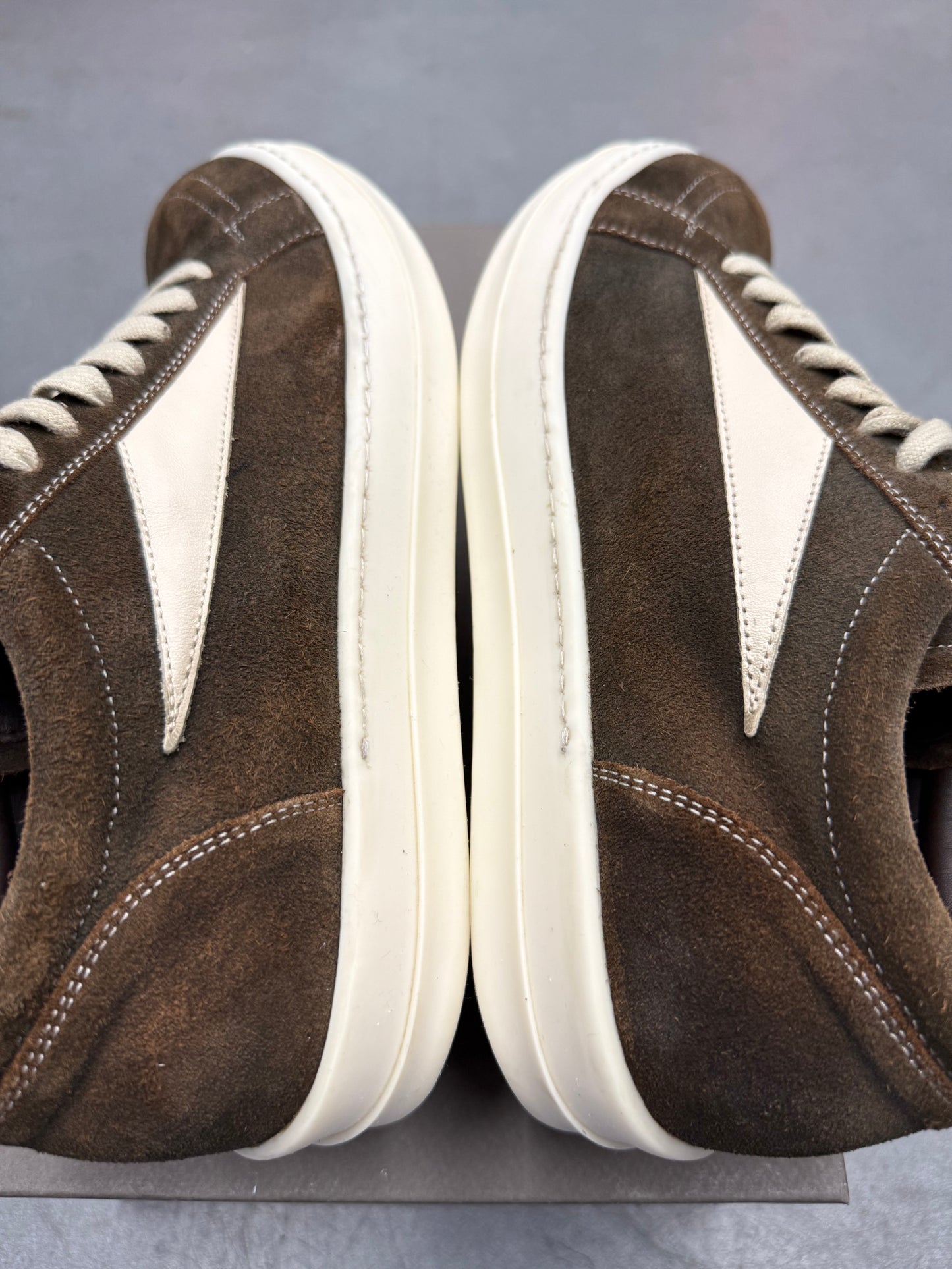 SIZE 41 RICK OWENS VINTAGE SNEAKS BROWN SUEDE (PRE-OWNED WITH BOX)