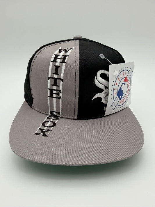 90S WHITE SOX VERTICAL SPELLOUT PANEL SNAPBACK (GENUINE MERCHANDISE TAG) (NWT)