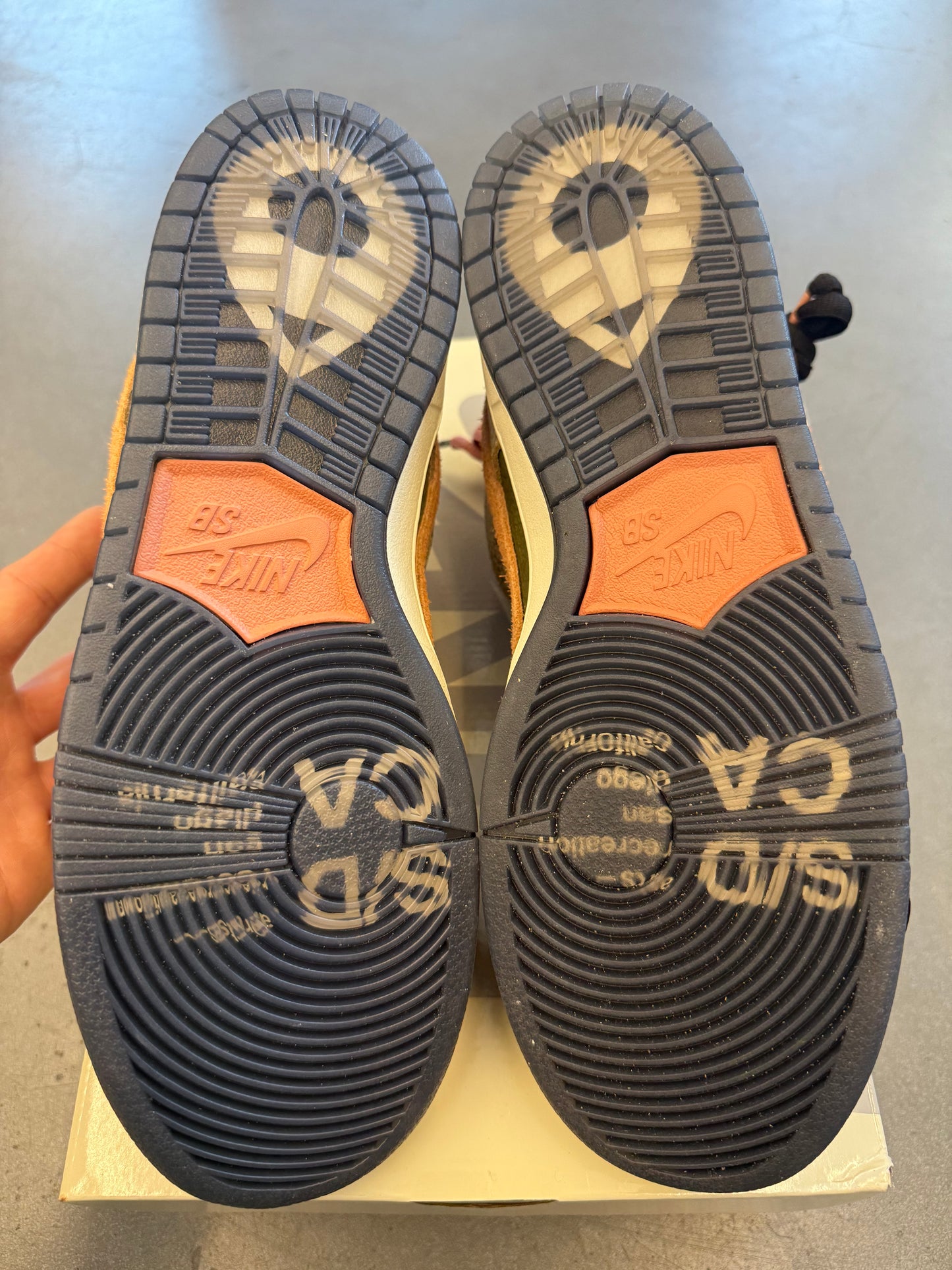 2025 SIZE 10 NIKE SB DUNK LOW ARTS-REC (NEW WITH BOX)