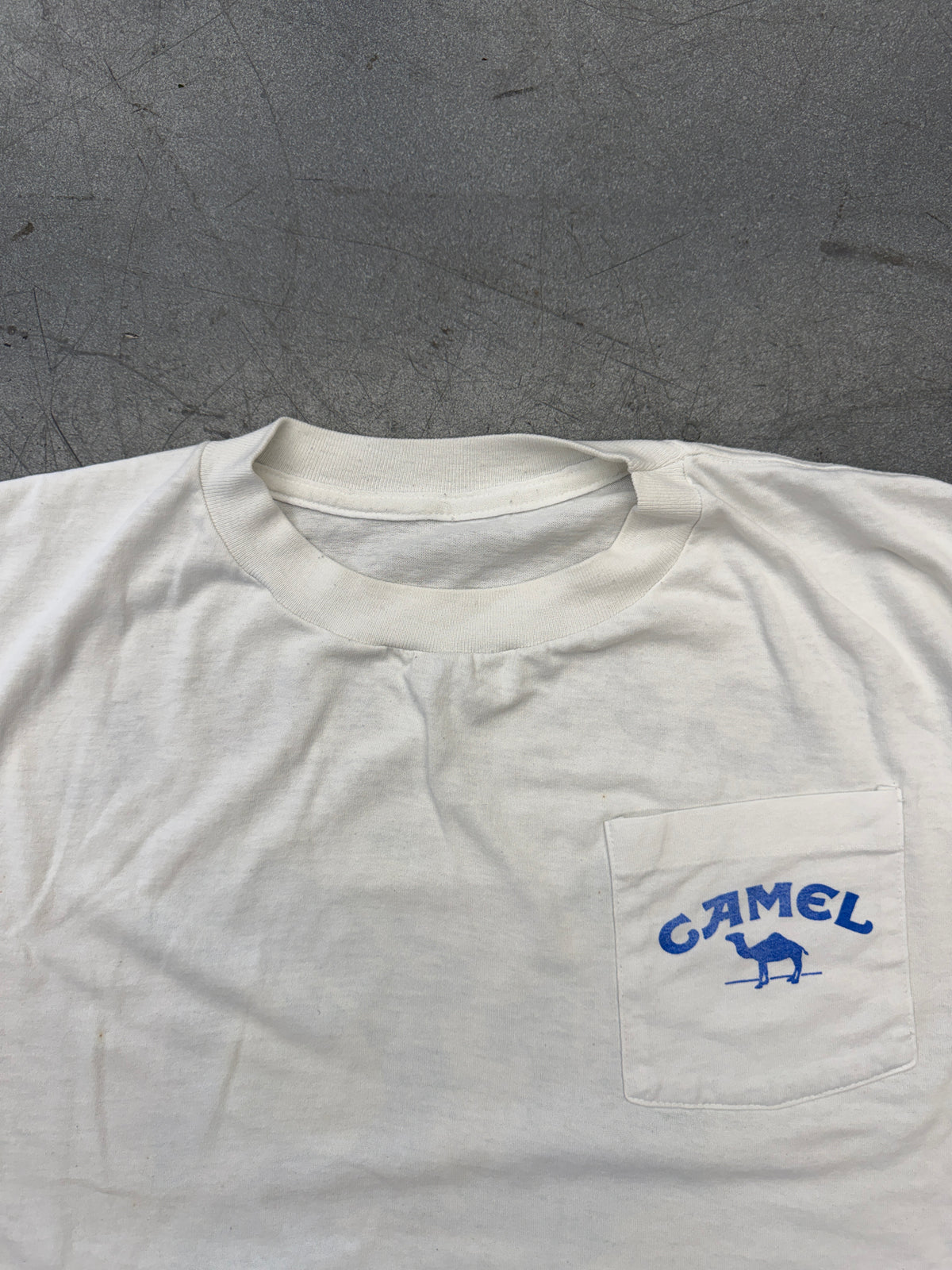 90'S CAMEL "THE HARD PACK" POCKET TEE (PULLED TAG)