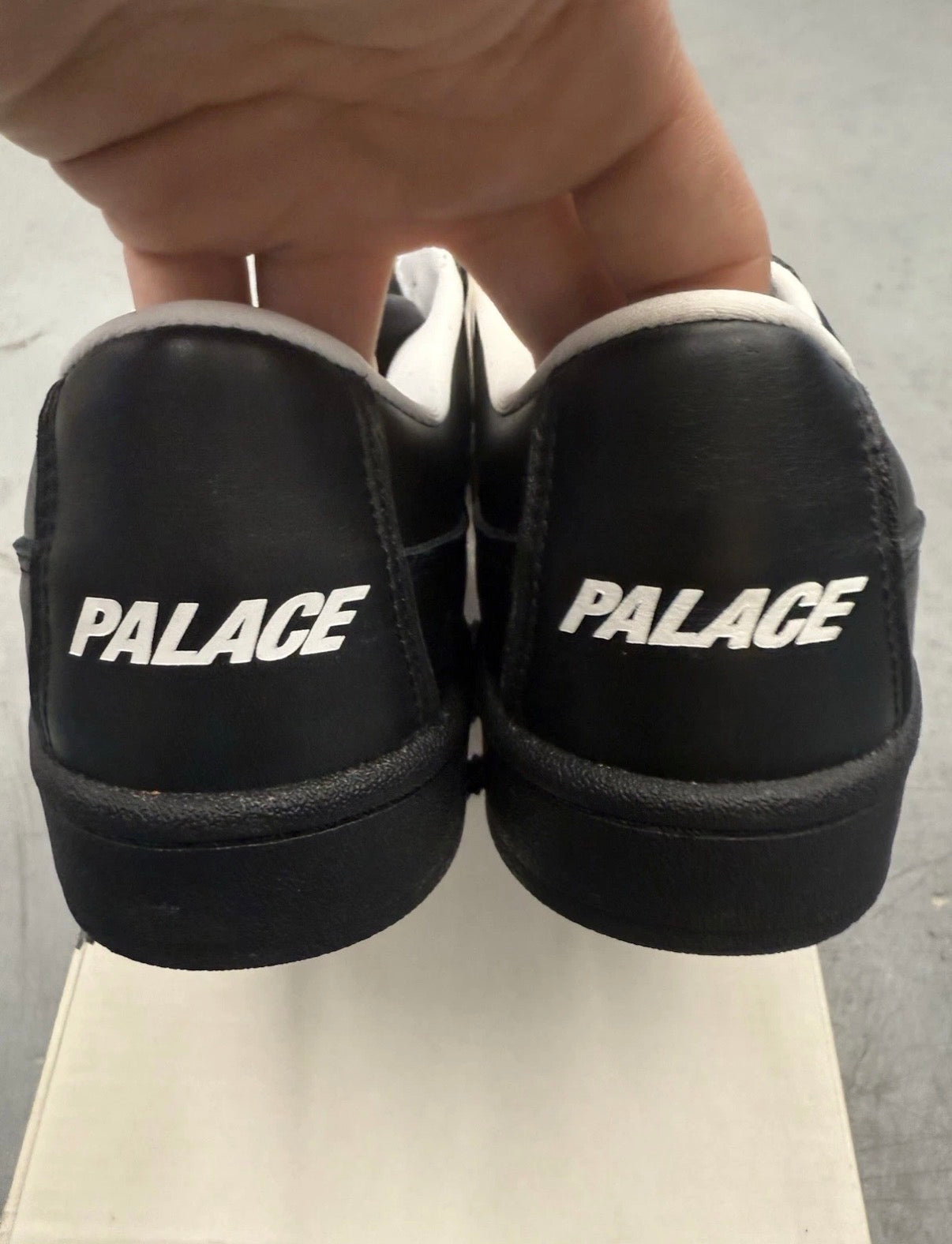 ADIDAS CAMTON TRAINER PALACE BLACK (W/BOX)