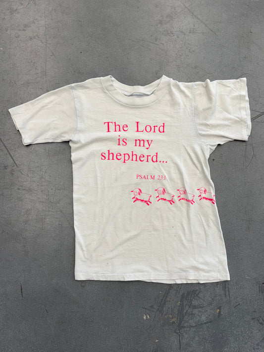 80S THE LORD IS MY SHEPARD... PSALM 23:1 TEE (PULLED TAG)