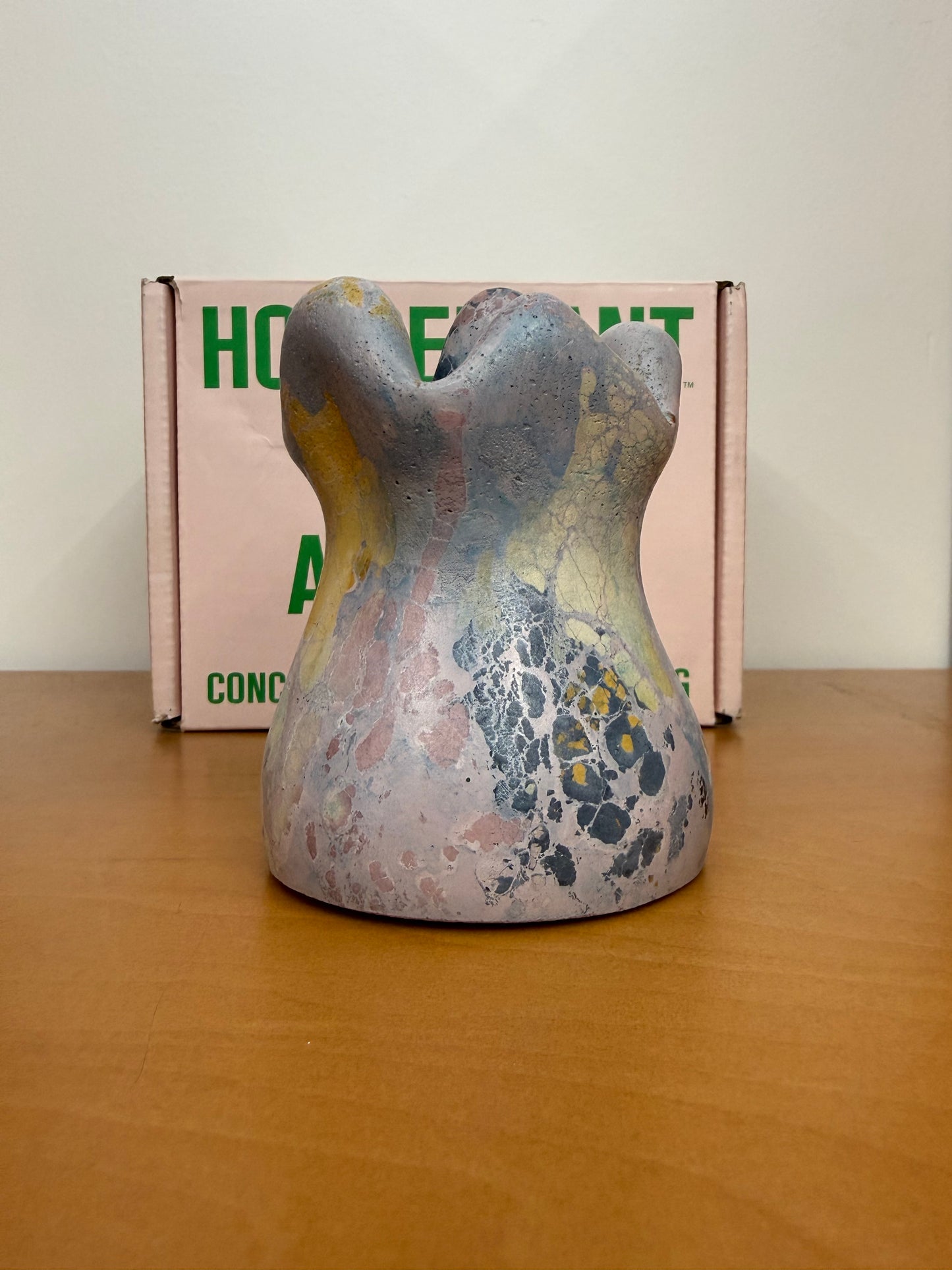 HOUSEPLANT SETH ROGEN CURVY ASHTRAY CONCRETE 500G