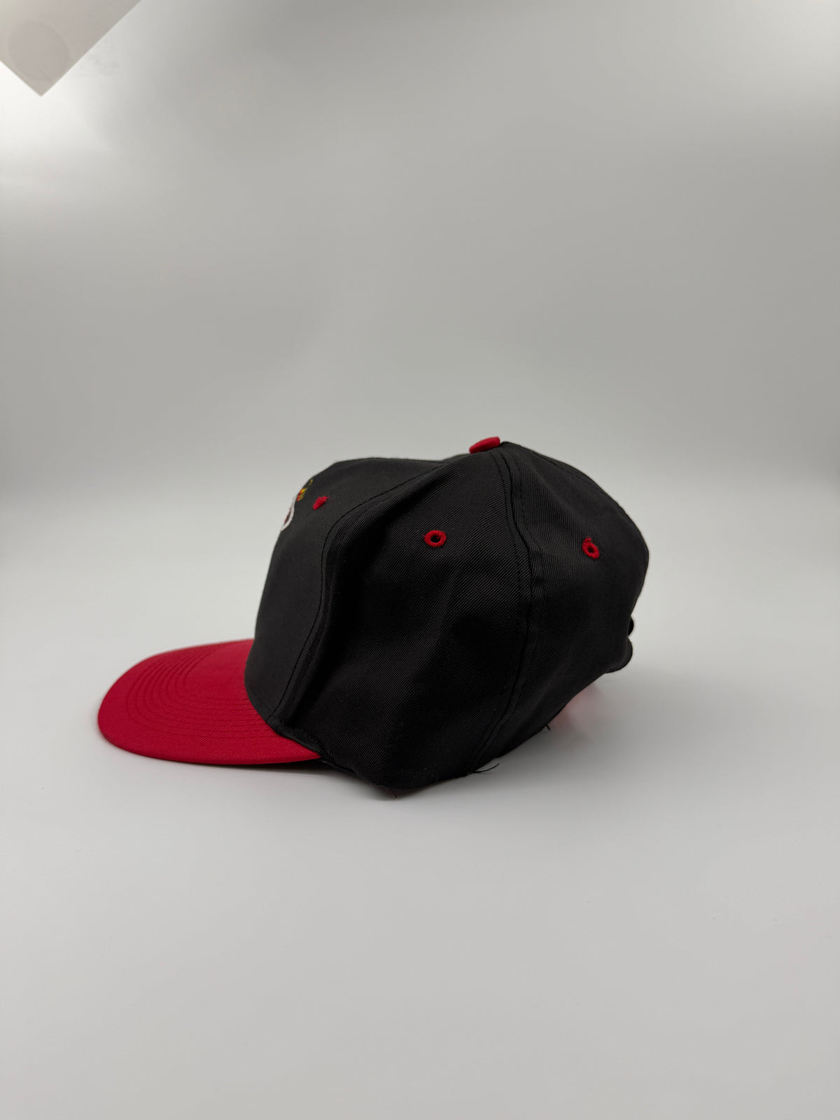 90'S MIAMI HEAT LOGO 7 SNAPBACK HAT BLACK/RED