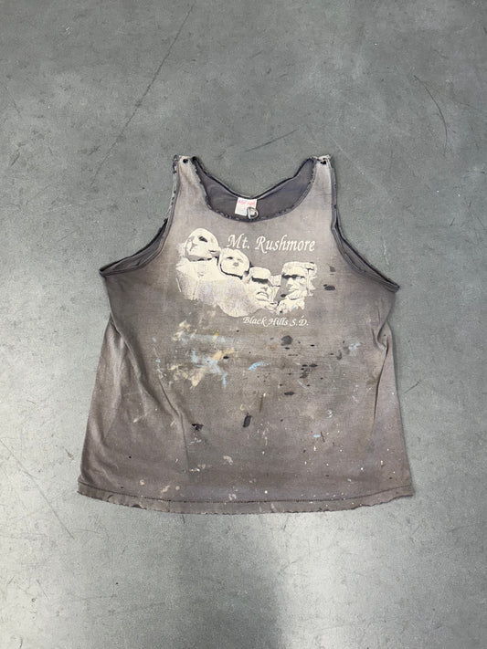 90S MT. RUSHMORE BLACK HILLS S.D. FADED AND DISTRESSED TANK TOP (SOFTEE TAG)