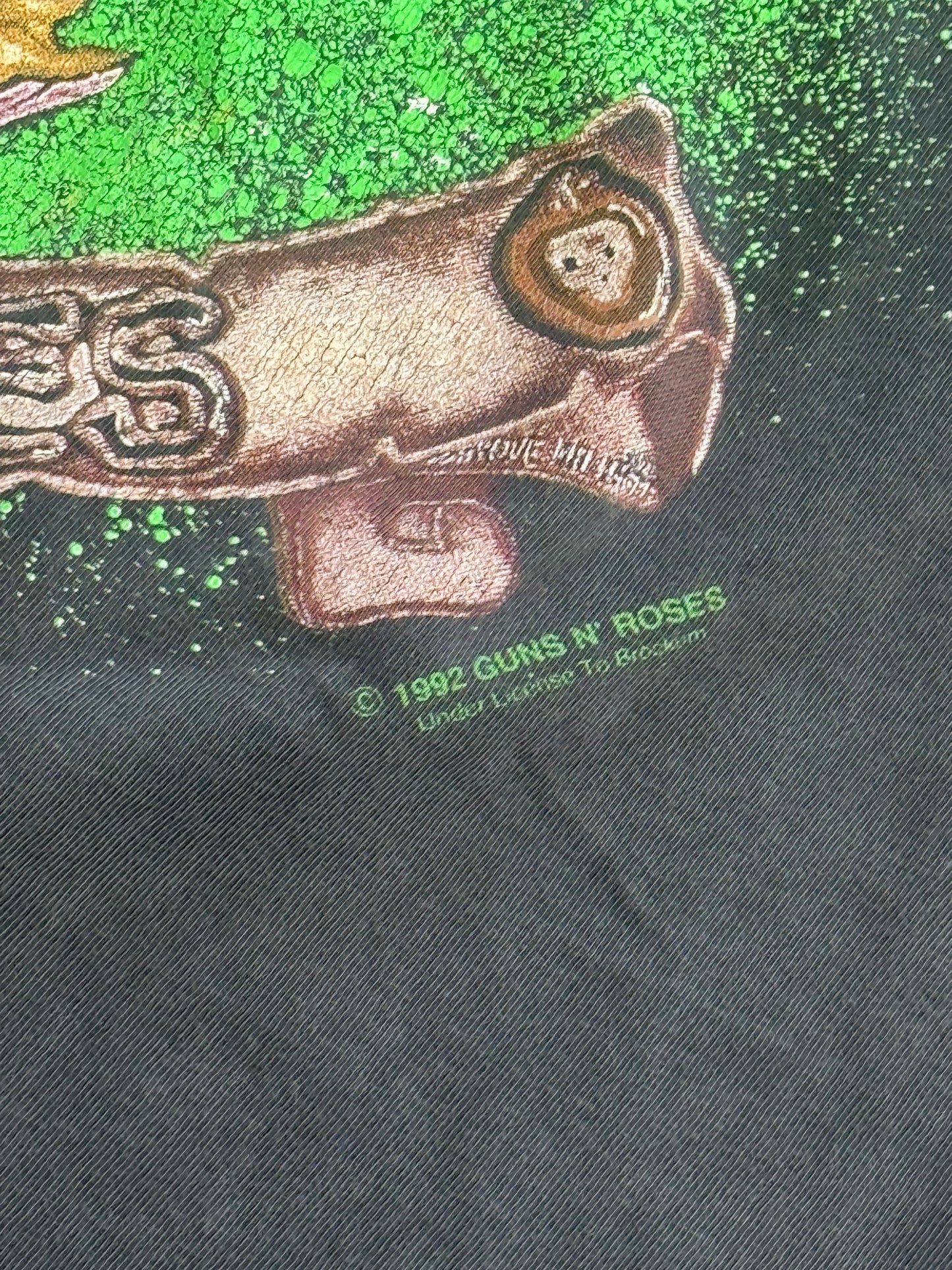 1992 GUNS N' ROSES BAD APPLES USE YOUR ILLUSION TOUR TEE (FADED TAG)