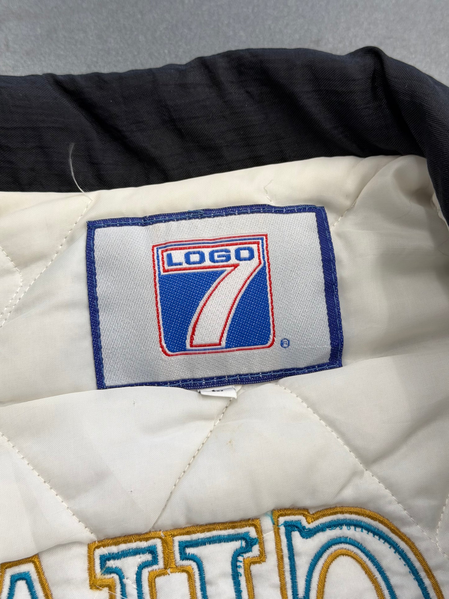 90'S JACKSONVILLE JAGUARS PUFFER JACKET (LOGO 7) (L)