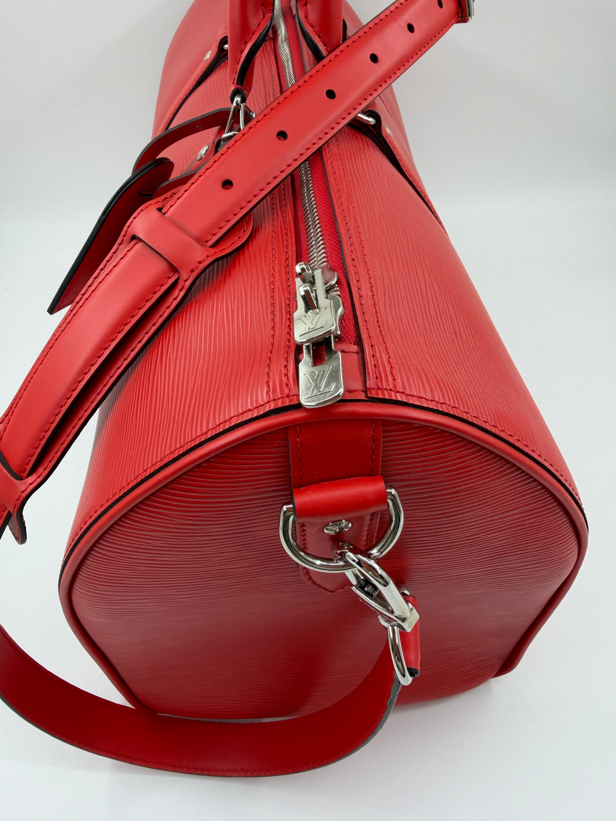 FW17 LOUIS VUITTON X SUPREME KEEPALL BANDOULIERE 45 RED EPI LEATHER DUFFLE BAG