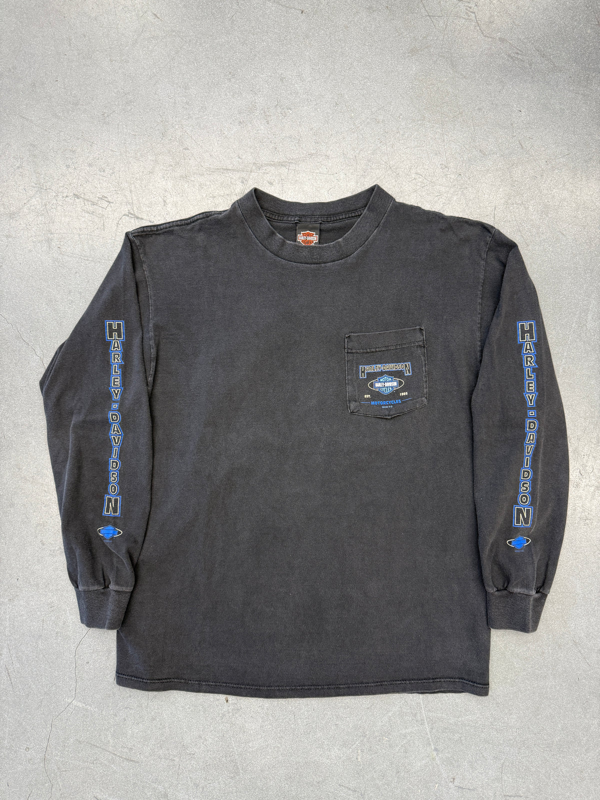 2000 HARLEY-DAVIDSON CHICAGO, ILLINOIS LONGSLEEVE POCKET TEE (HARLEY DAVIDSON TAG)
