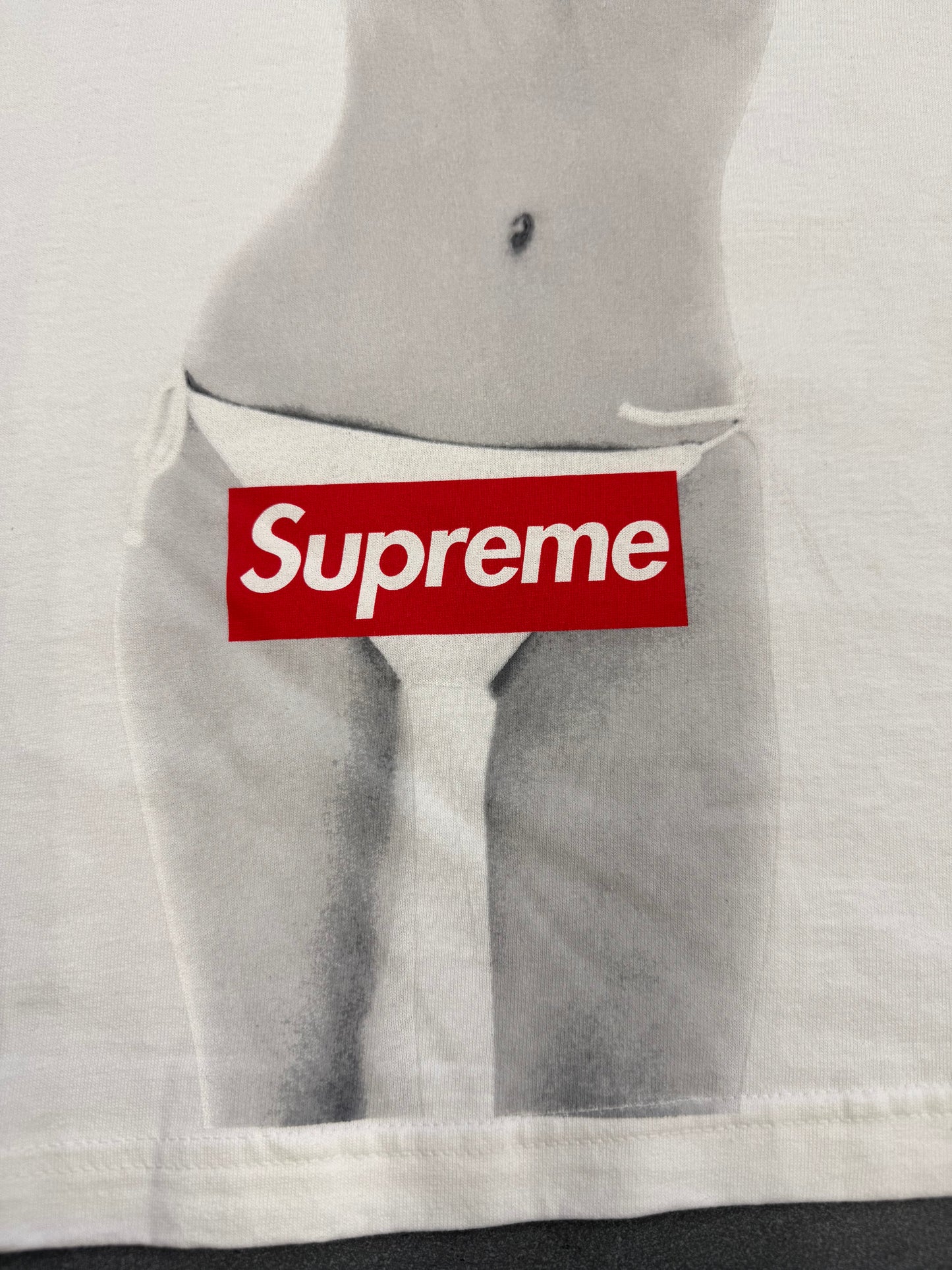 2004 SUPREME KATE MOSS NEW YORK 10TH ANNIVERSARY BOX LOGO TEE (L)