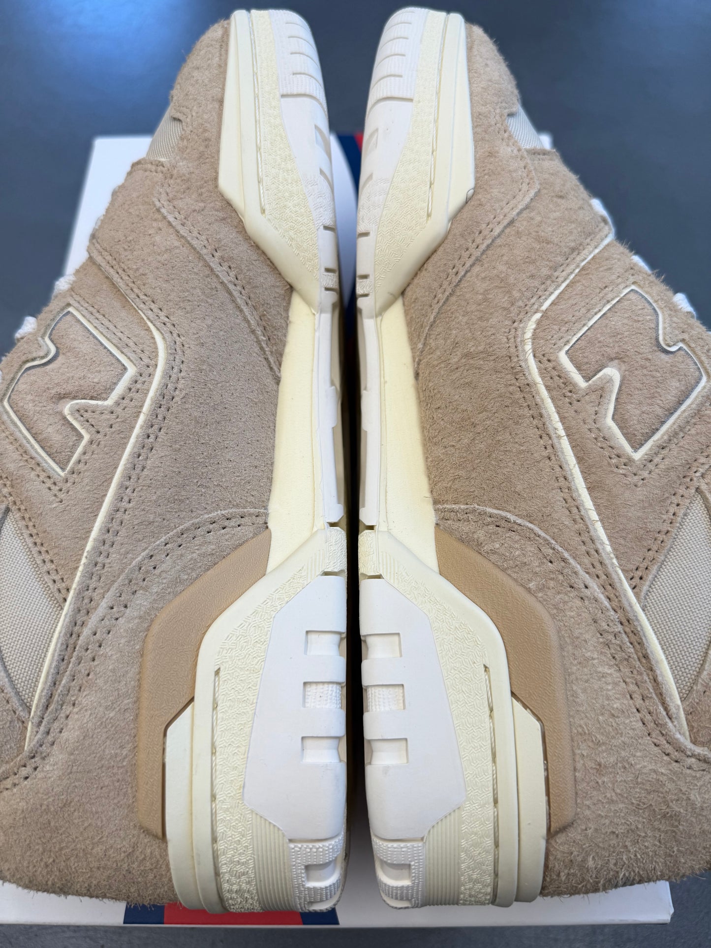 2023 SIZE 11 NEW BALANCE 550 AIME LEON DORE TAUPE SUEDE (NEW WITH BOX)