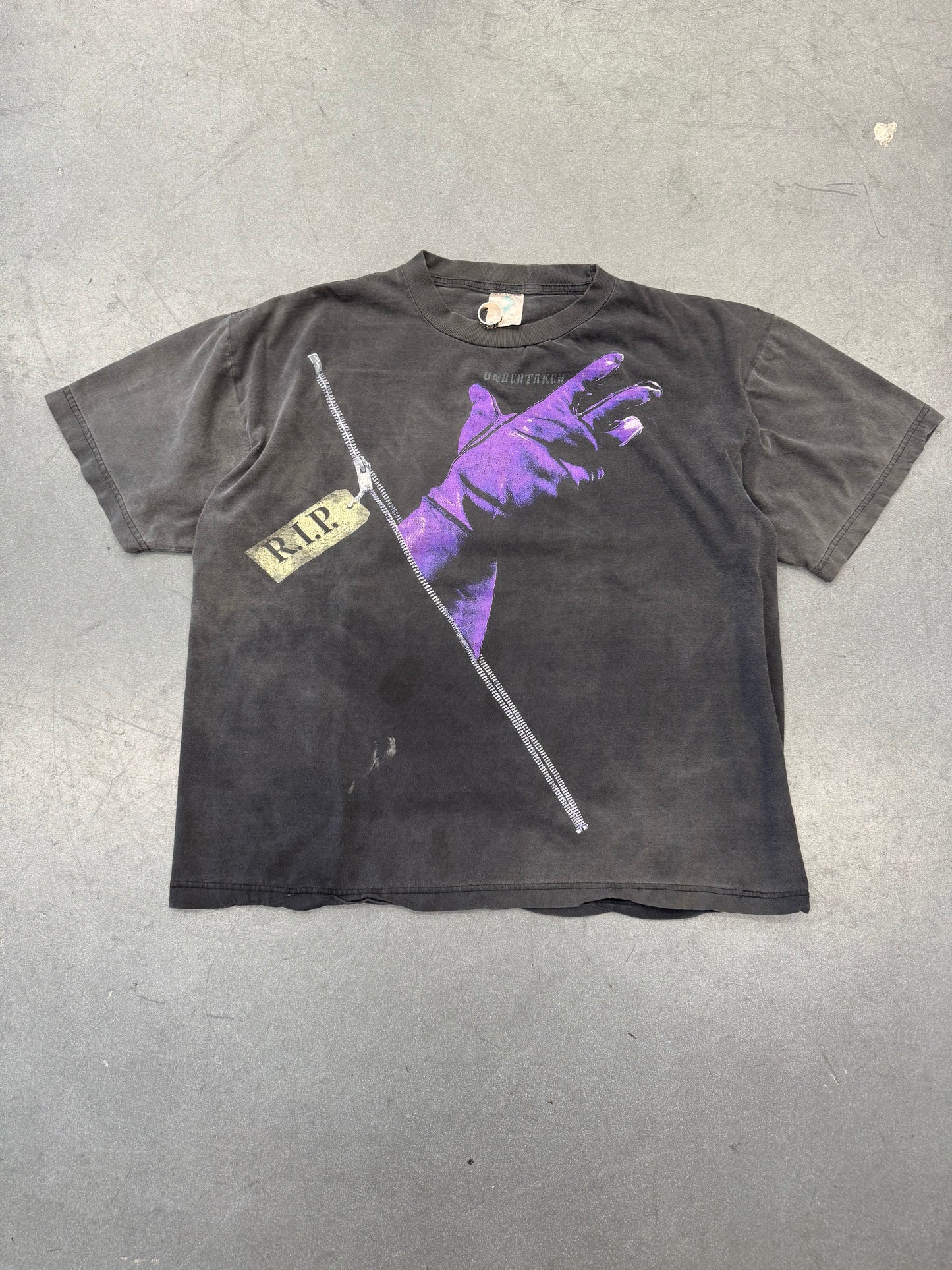 1994 UNDERTAKER R.I.P. GUESS WHO'S BACK TEE (TOUR CHAMP TAG)