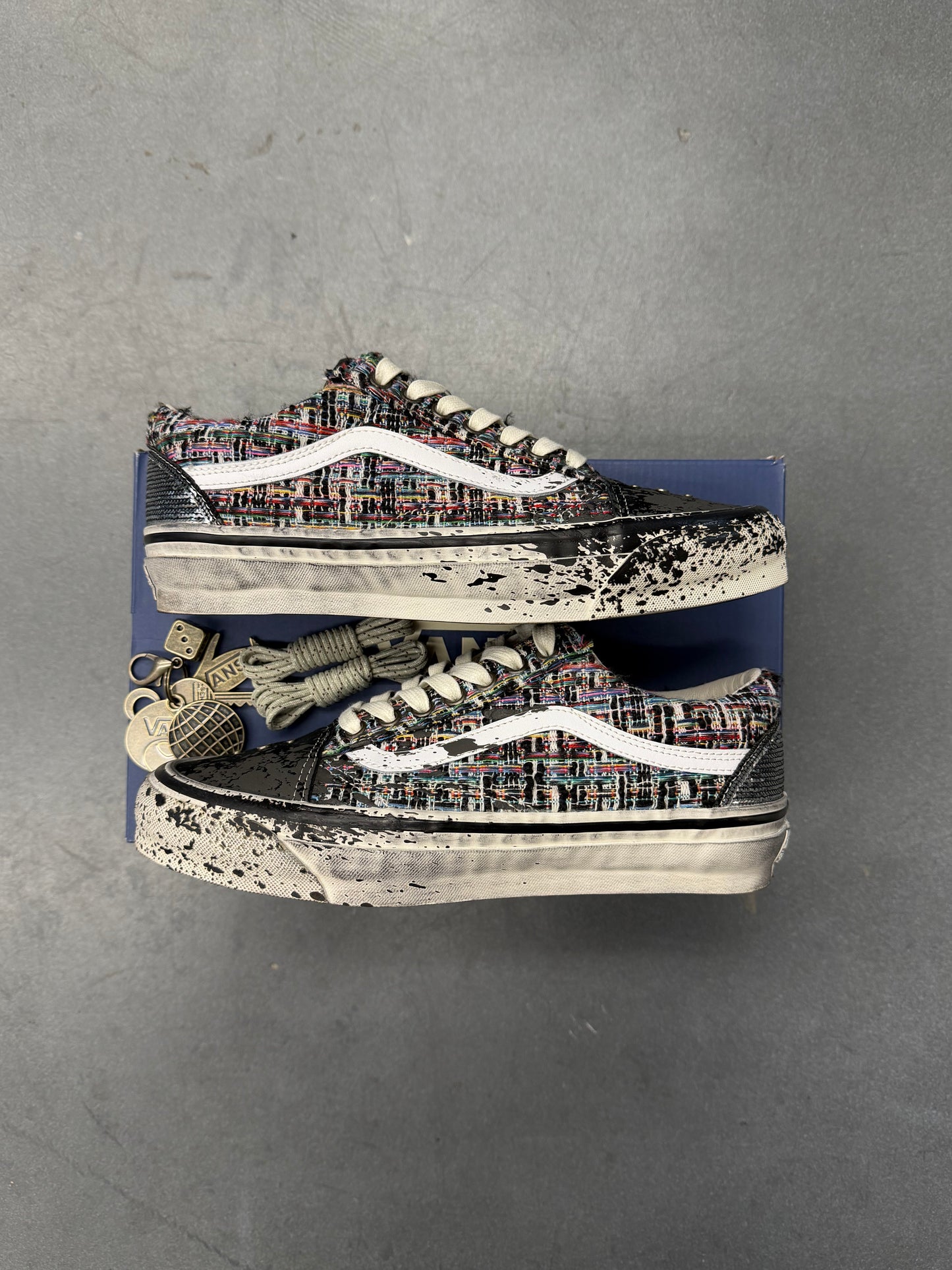 2026 VANS PREMIUM OLD SKOOL CHARMS - BLACK/GREY (W/ BOX)