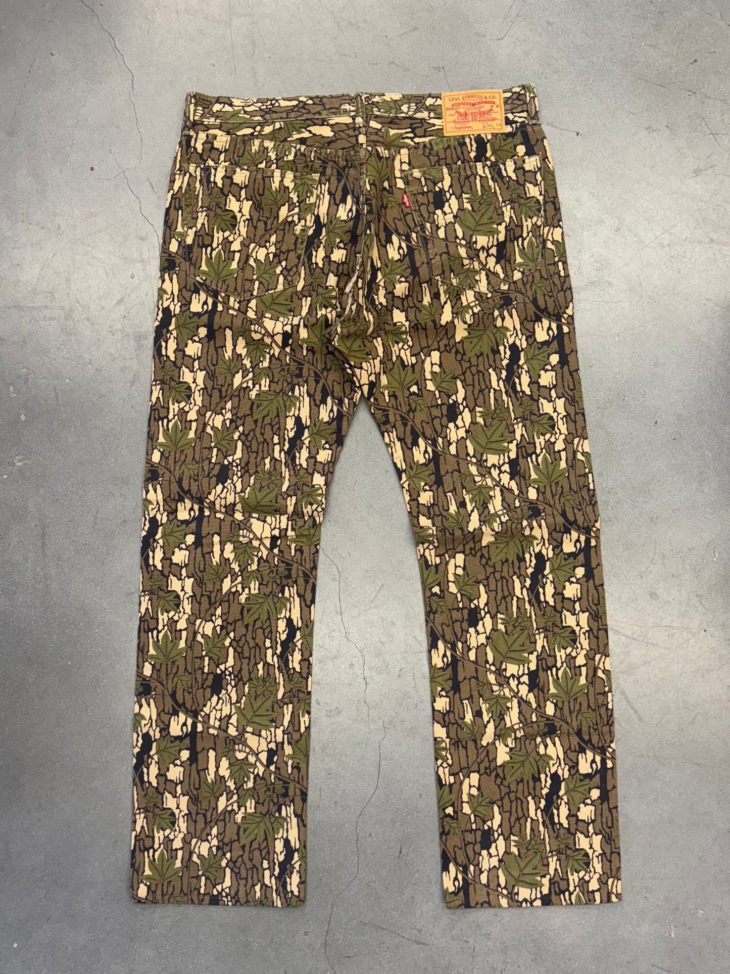 FW13 SUPREME X LEVI'S TREE BARK CAMO JEANS - 36X34