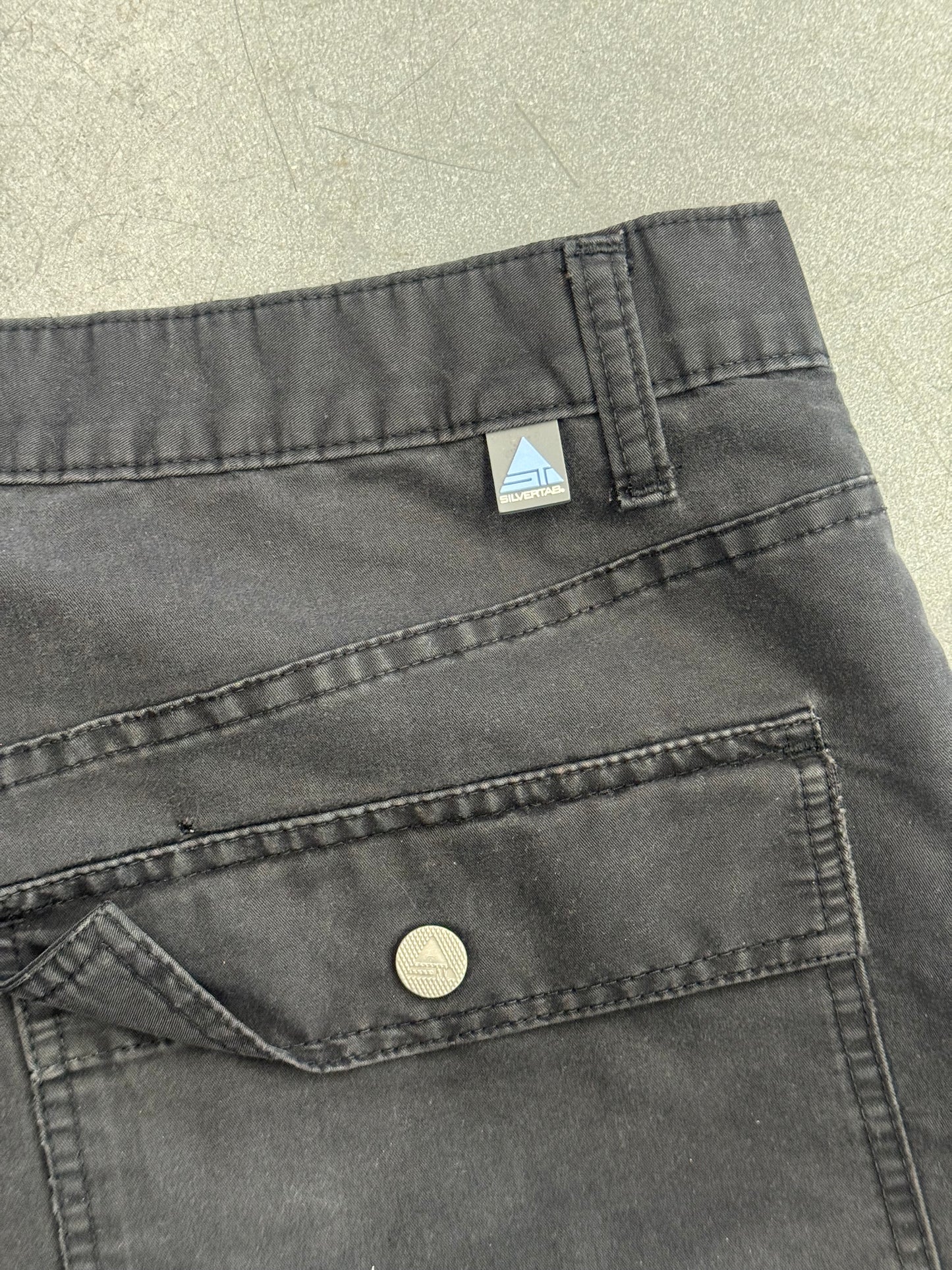 VINTAGE LEVI'S SILVERTAB LIGHTWEIGHT MESH CARGO POCKET CHINO PANTS