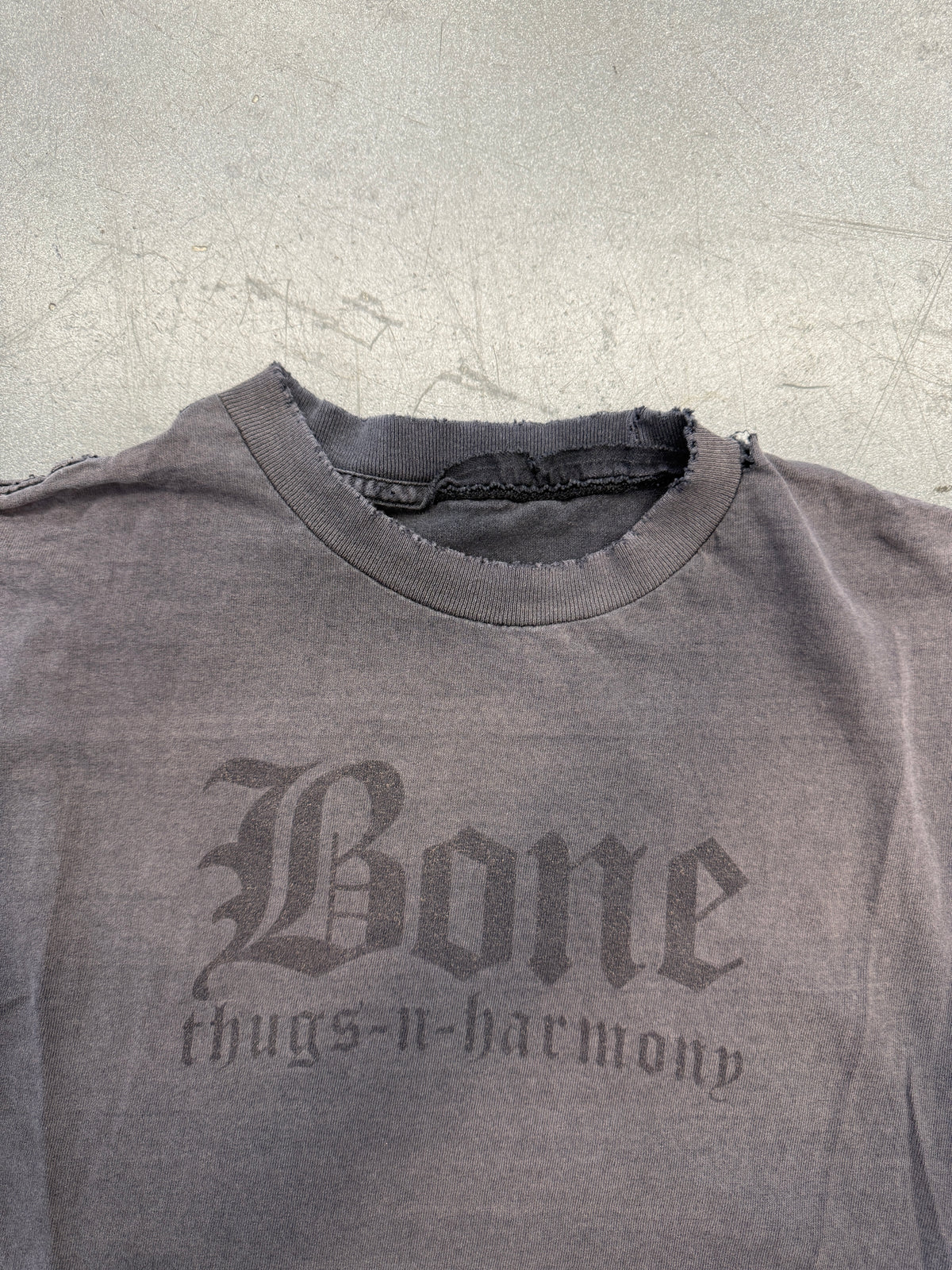 90S BONE THUGS-N-HARMONY DISTRESSED & FADED CUT-OFF TEE (PULLED TAG)