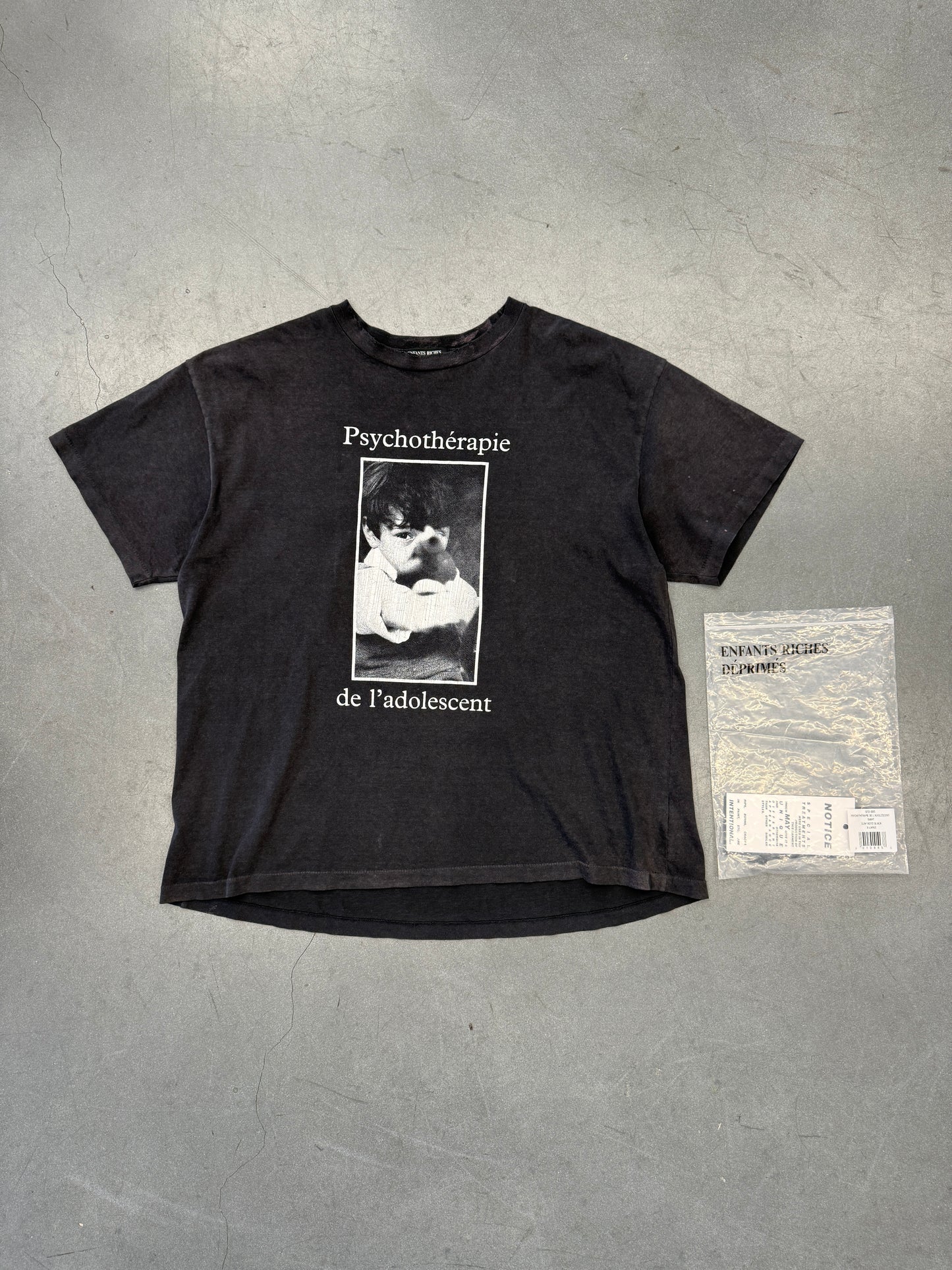 FW25 ENFANTS RICHES DEPRIMES PSYCHOTHÉRAPIE DE LA'DOLESCENT TEE