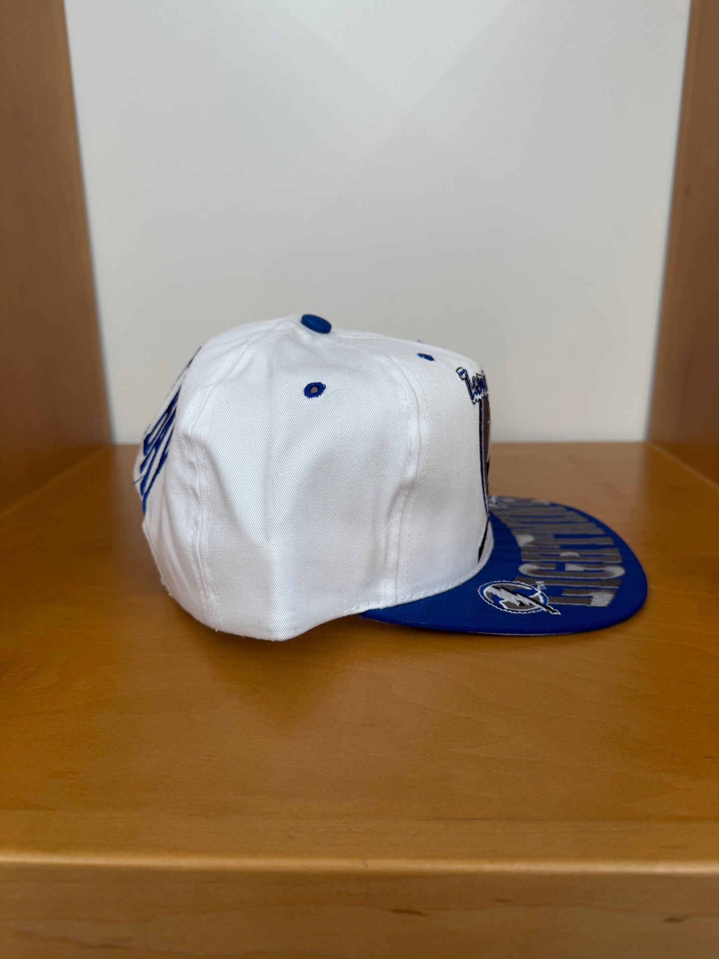 90'S TAMPA BAY LIGHTNING EMBROIDERED BRIM SNAPBACK (NHL TAG)