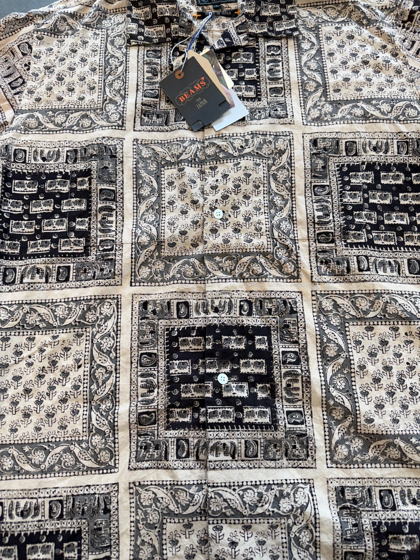 BEAMS PLUS OPEN COLLAR ELEPHANT BLOCK PRINT SHORT SLEEVE SHIRT (L) (NWT)