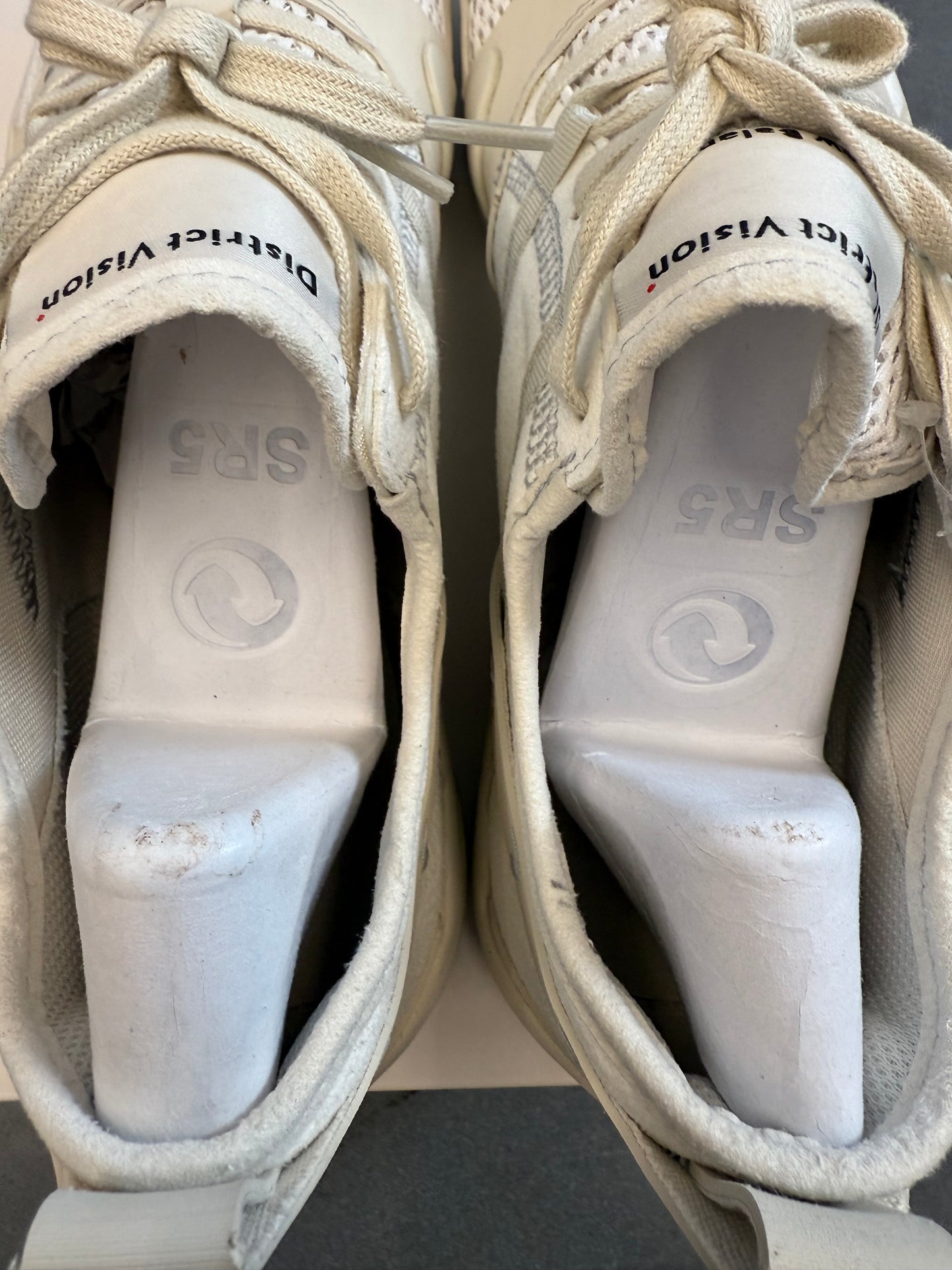 2025 SIZE 9 NEW BALANCE MT10 DISTRICT VISION CLOUD DANCER - WHITE (NEW WITH BOX)