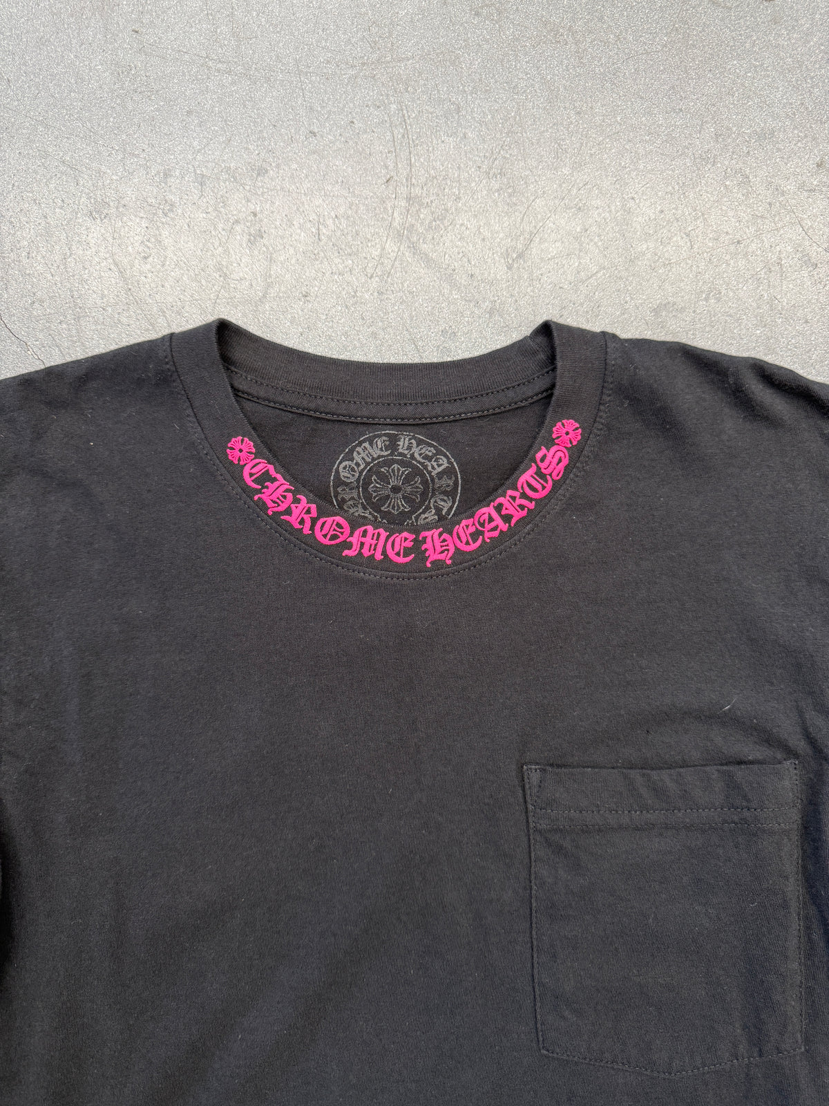 CHROME HEARTS COLLAR PRINT LONG SLEEVE TEE - BLACK/PINK