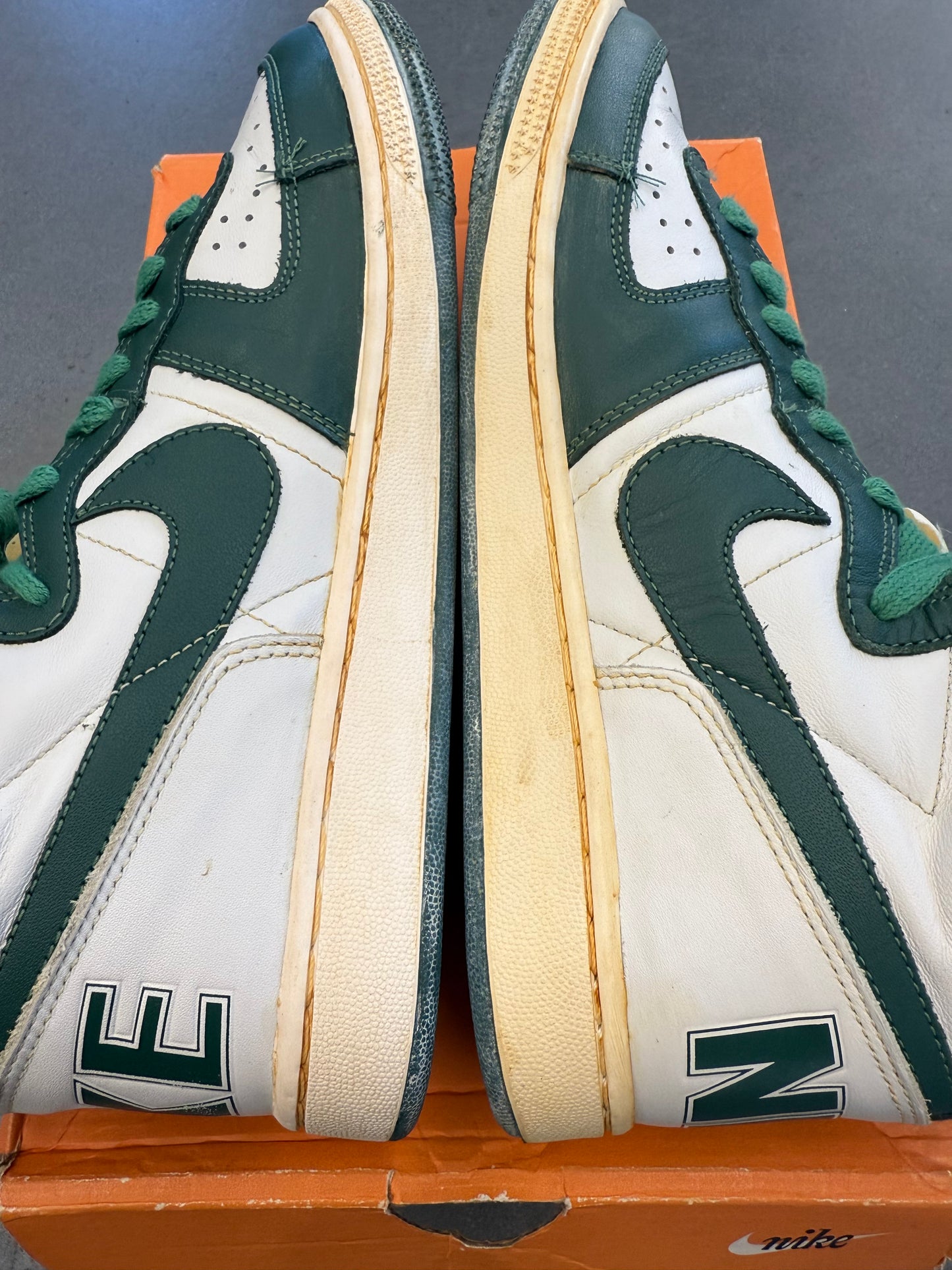 2008 SIZE 10 NIKE TERMINATOR HIGH VNTG - SWAN/NOBLE GREEN (NEW WITH BOX)