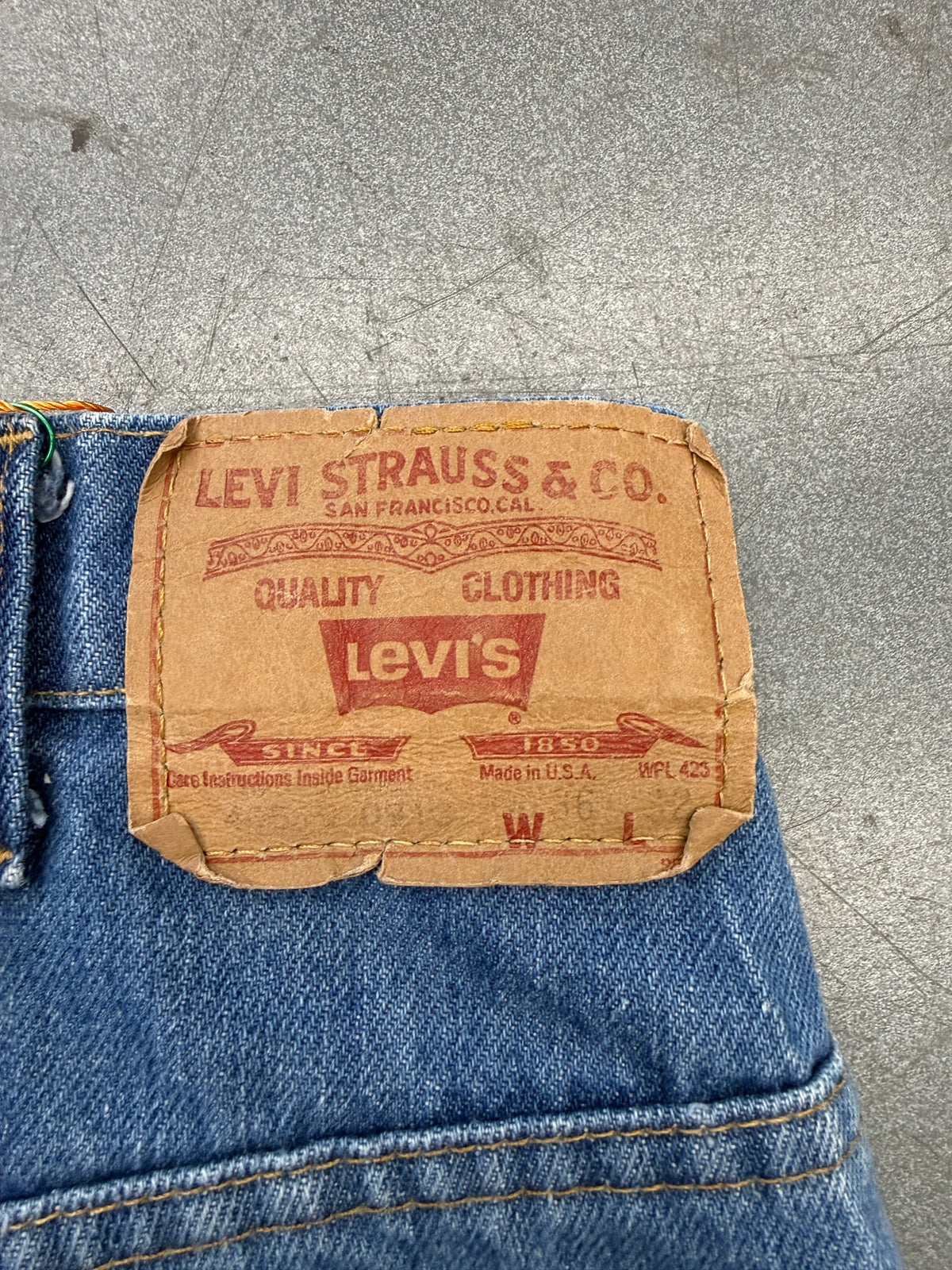 1980S LEVIS ORANGE TABS TALON ZIPPER DENIM (36 X 32)