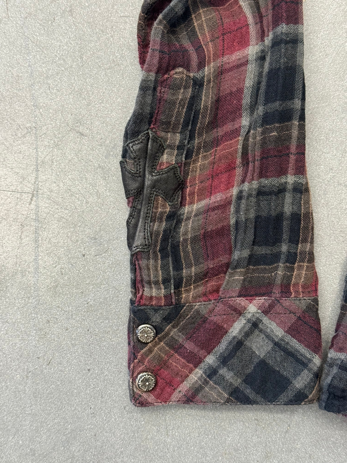 VINTAGE CHROME HEARTS CROSS PATCH/DAGGER ZIPPER FLANNEL BUTTON-UP LONG SLEEVE SHIRT