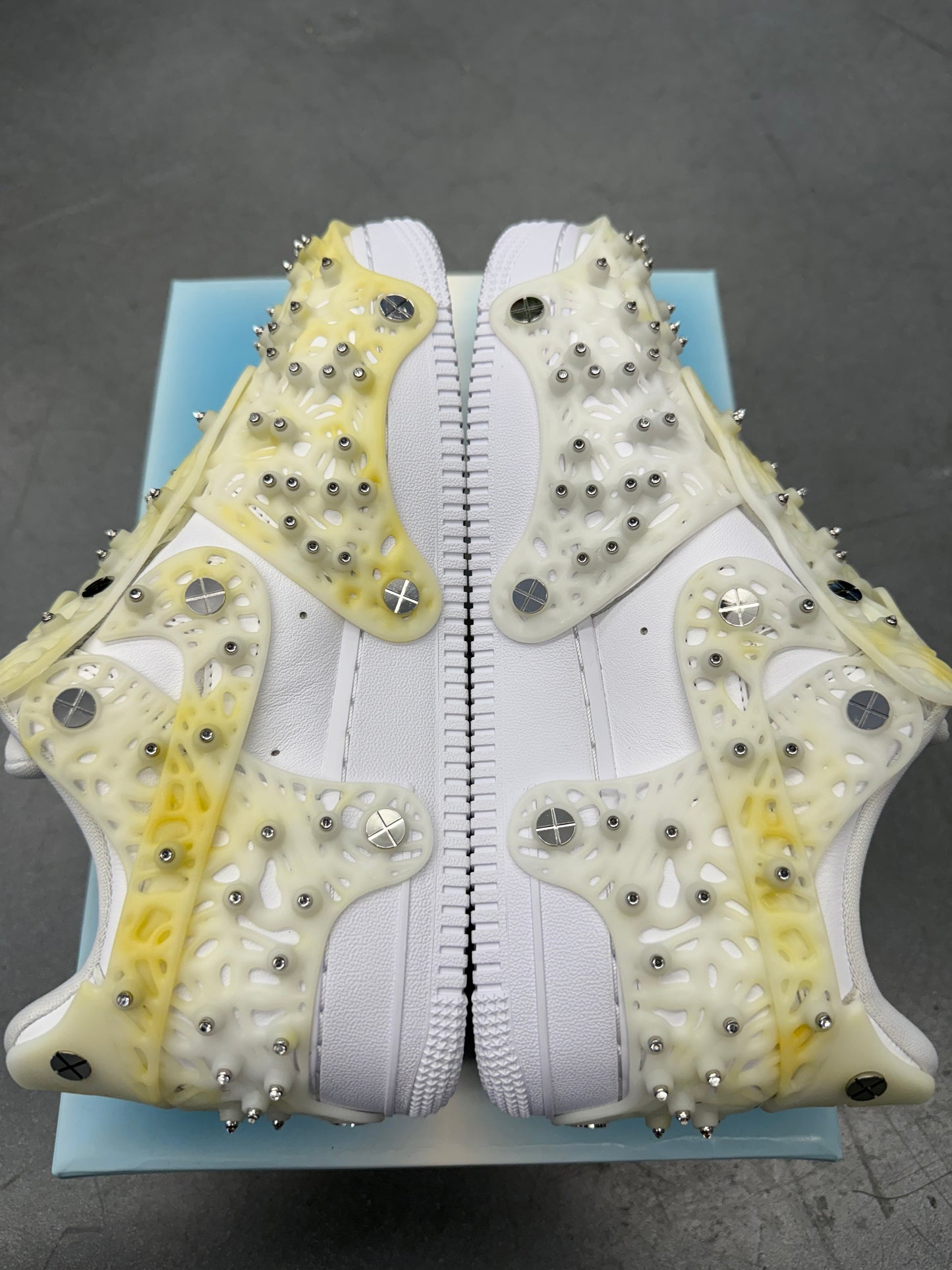 SIZE 9W NIKE AIR FORCE 1 LOW SWARVOSKI RETROFLECTIVE CRYSTAL WHITE (2021) (NEW WITH DEFECTS) (CC)