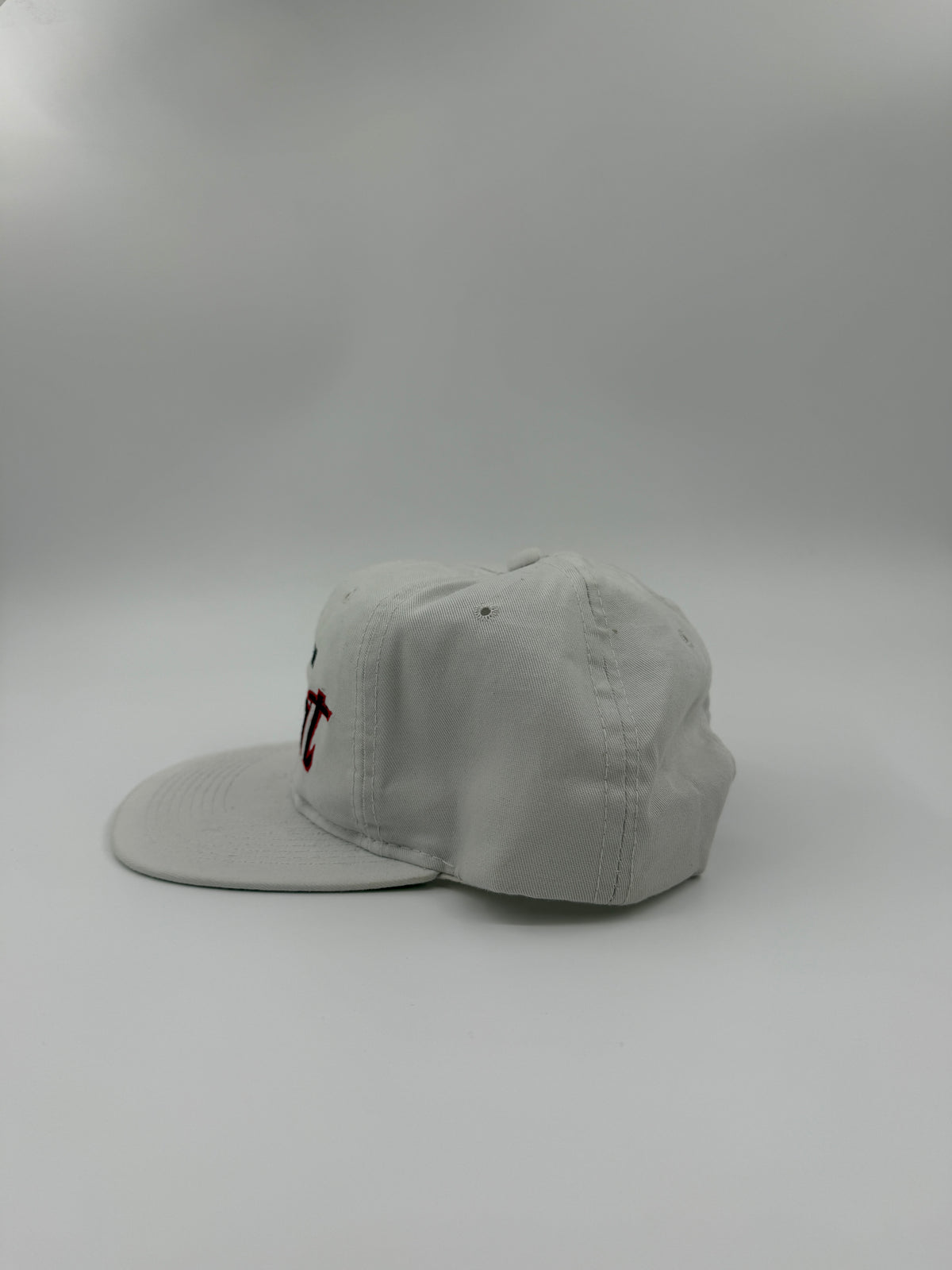 90'S MIAMI HEAT ALL WHITE SCRIPT SNAPBACK HAT