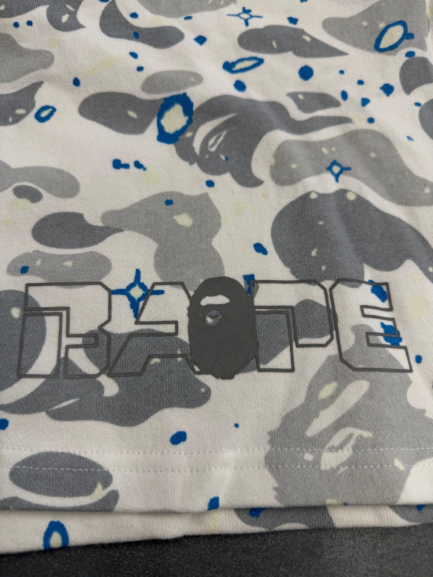 SS20 A BATHING APE BAPE SPACE CAMO WIDE SWEATSHORT - WHITE (XL) (NWT)