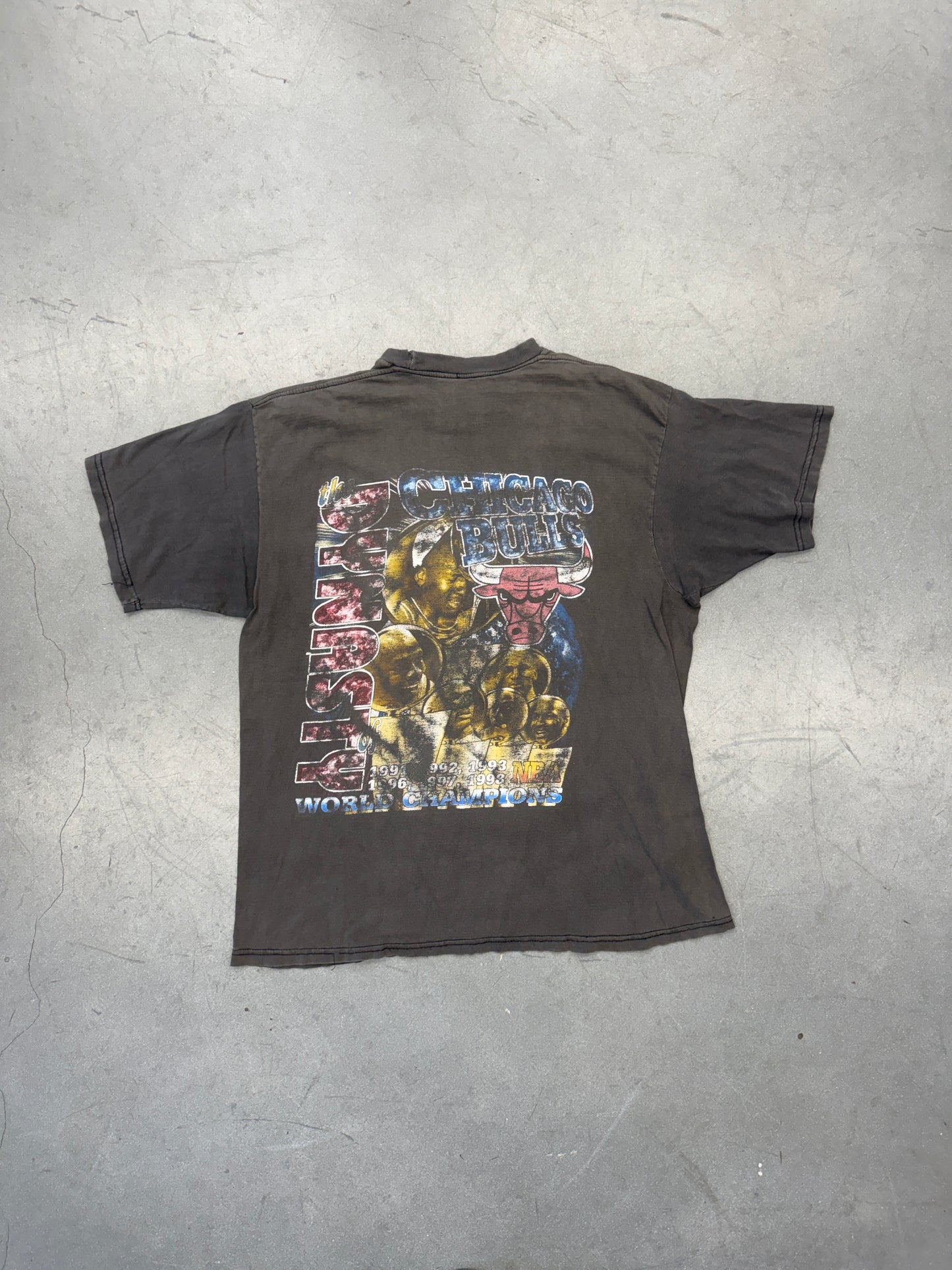 90'S CHICAGO BULLS DOUBLE 3 PEAT RAP TEE (FADED OUT TAG)