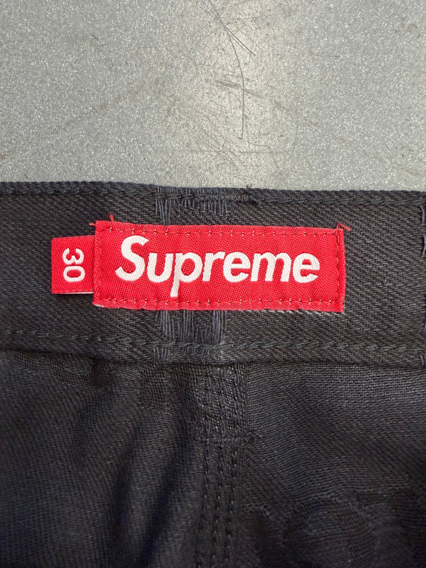 FW25 SUPREME JACQUARD LOGOS DOUBLE KNEE DENIM PAINTER JEAN - BLACK