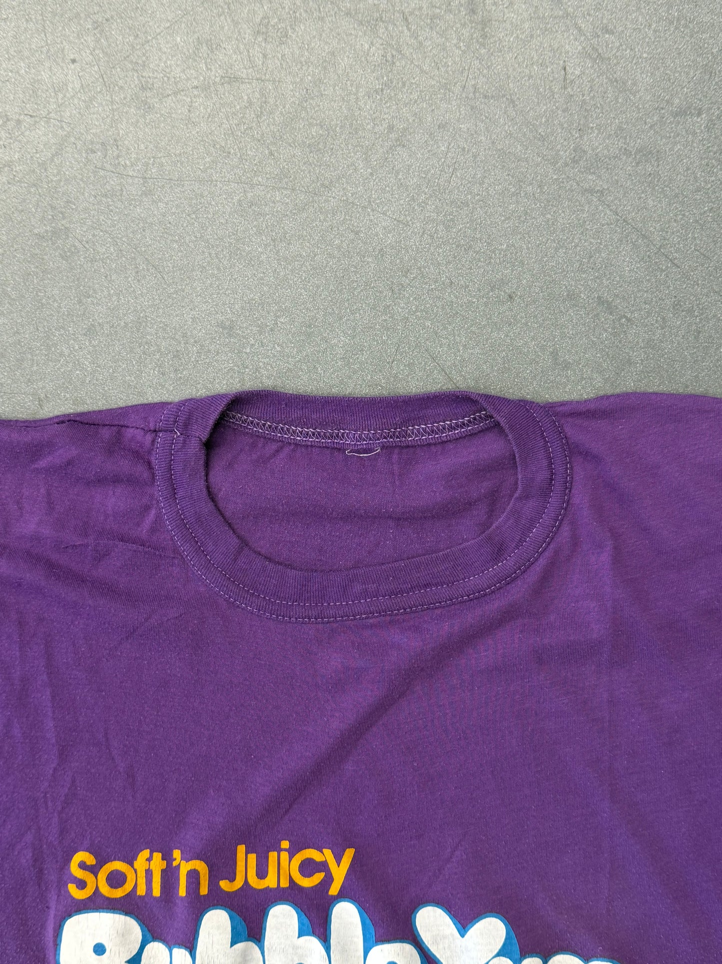 80S SOFT 'N JUICY BUBBLEYUM GRAPE BUBBLE GUM TEE (FADED TAG)