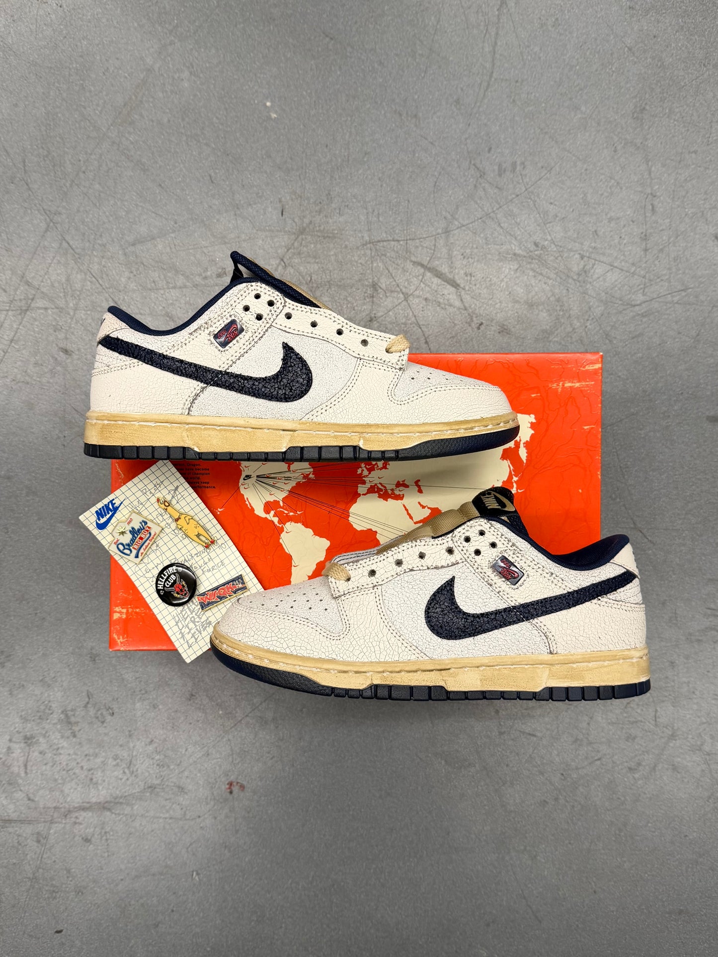 2025 NIKE DUNK LOW STRANGER THINGS - PHANTOM (W/BOX)