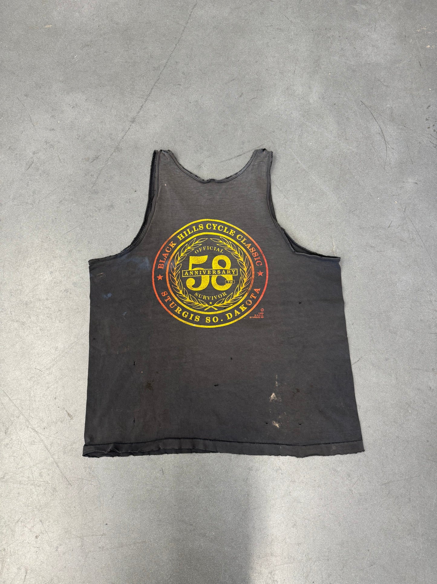 1998 BLACK HILLS CYCLE CLASSIC STURGIS SO. DAKOTA DISTRESSED TANK TOP (FOTL TAG)