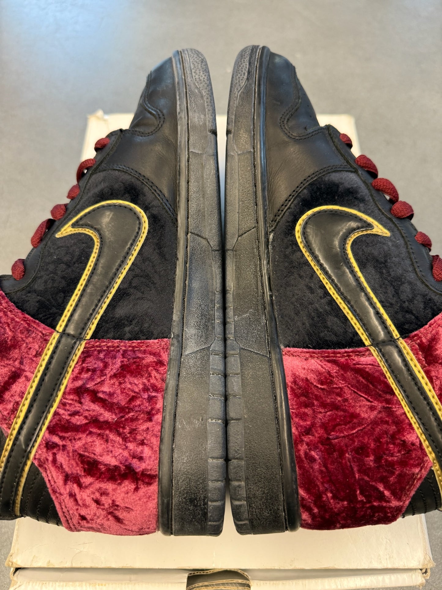 SIZE 10 2007 BLOODY SUNDAY NIKE SB DUNK HIGH PREMIUM SB (WITH BOX AND LACES)