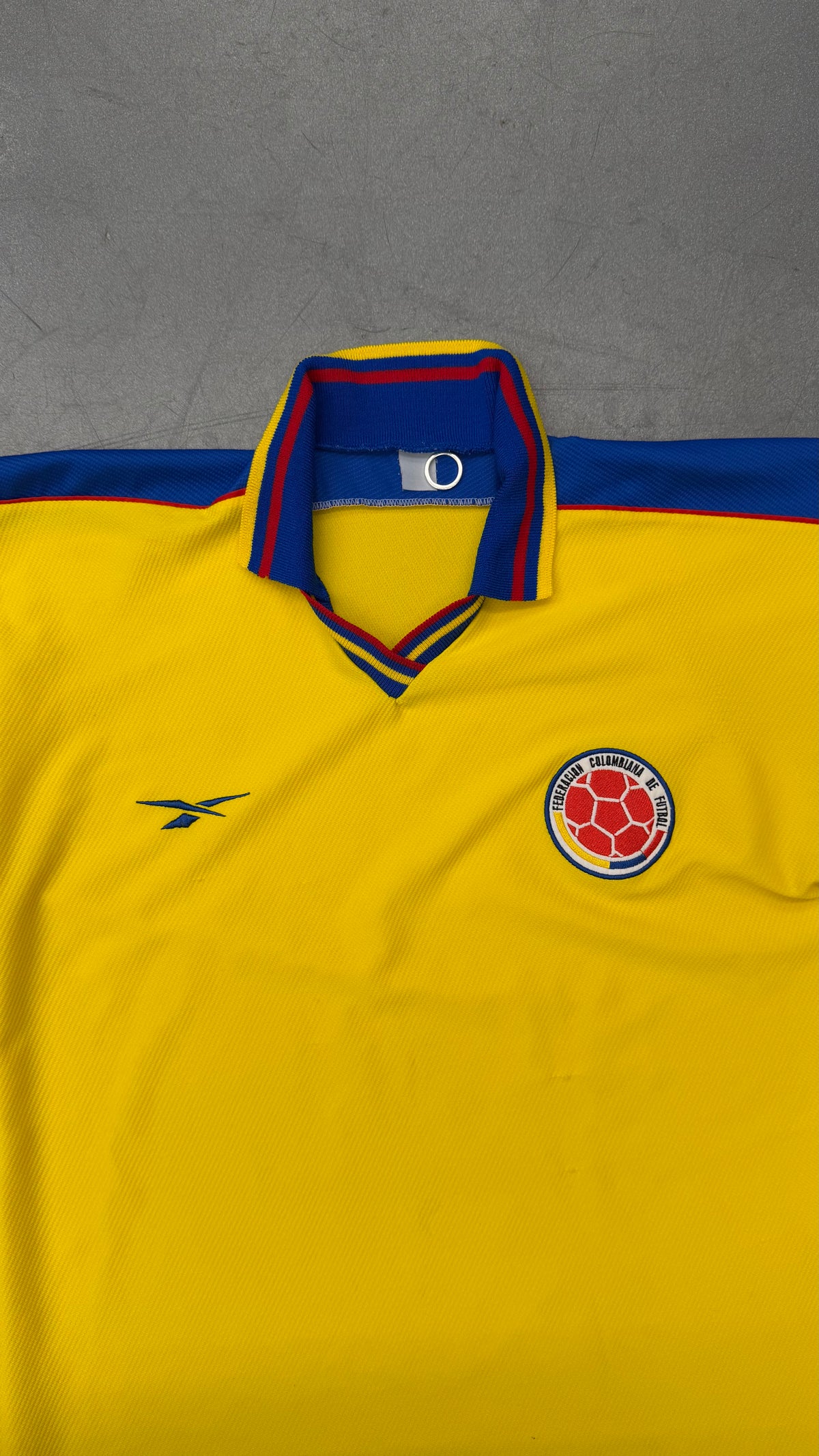 90S BOOTLEG COLOMBIA HOME SOCCER JERSEY (FADED TAG)